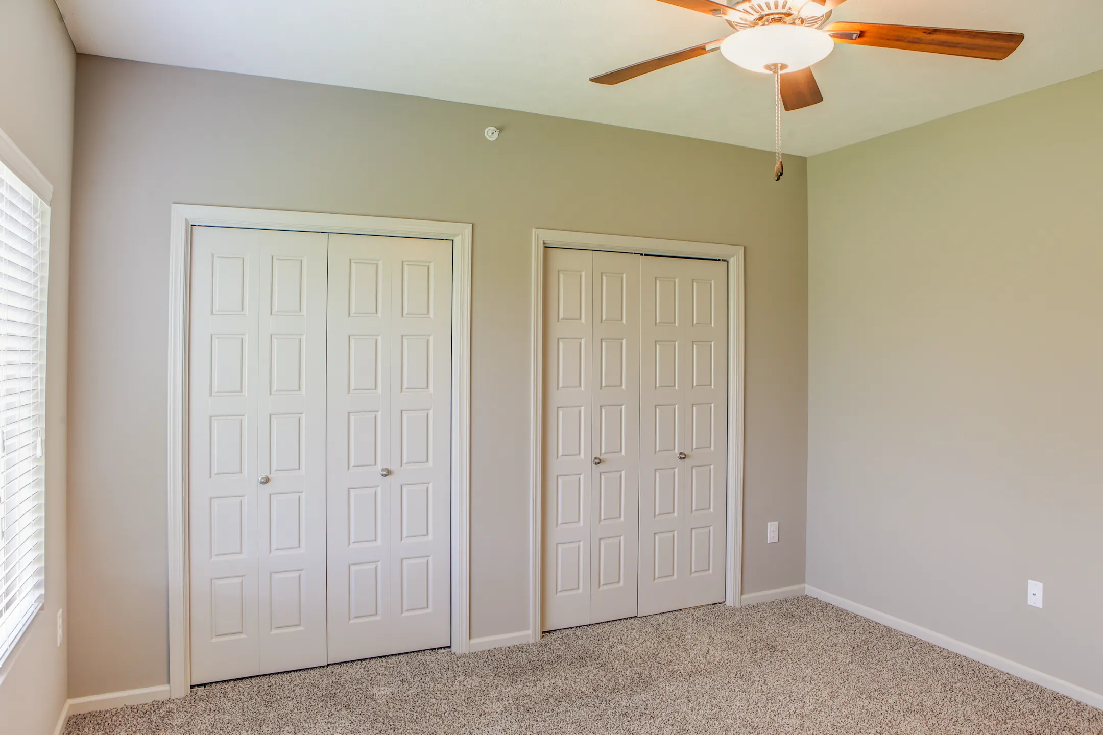 Bellbrook Townhome Apartments 19224 Olive Plz Gretna, NE Townhomes