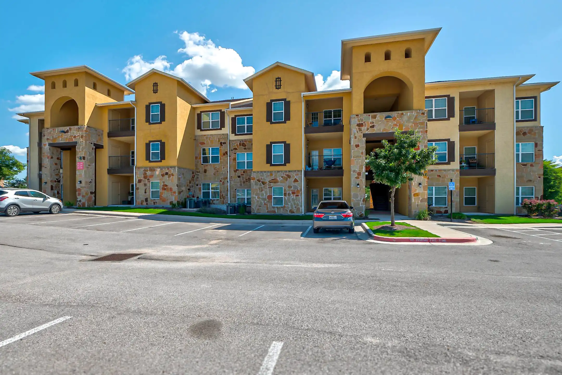 Fairway Landings at Plum Creek 510 Kohlers Crossing Kyle, TX