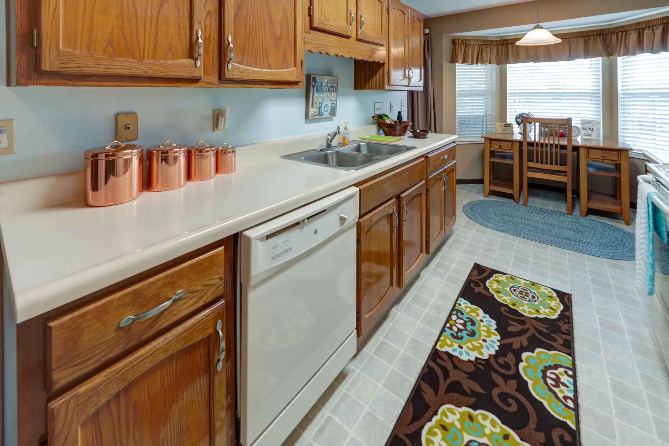 Kitchen - Sunblest Apartment Homes - Fishers, IN