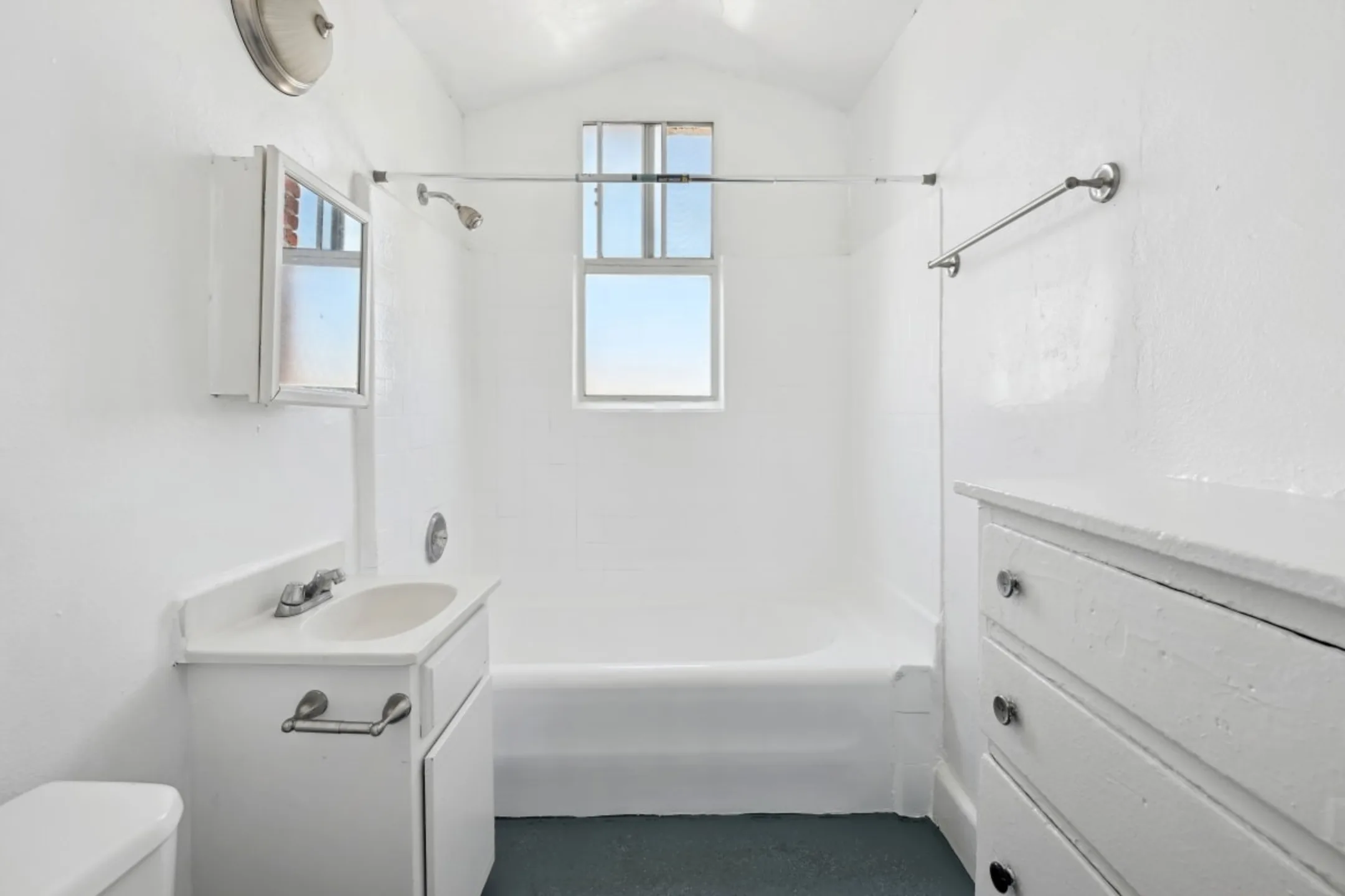 Union Apartments 433 Union Drive Los Angeles, CA Apartments for