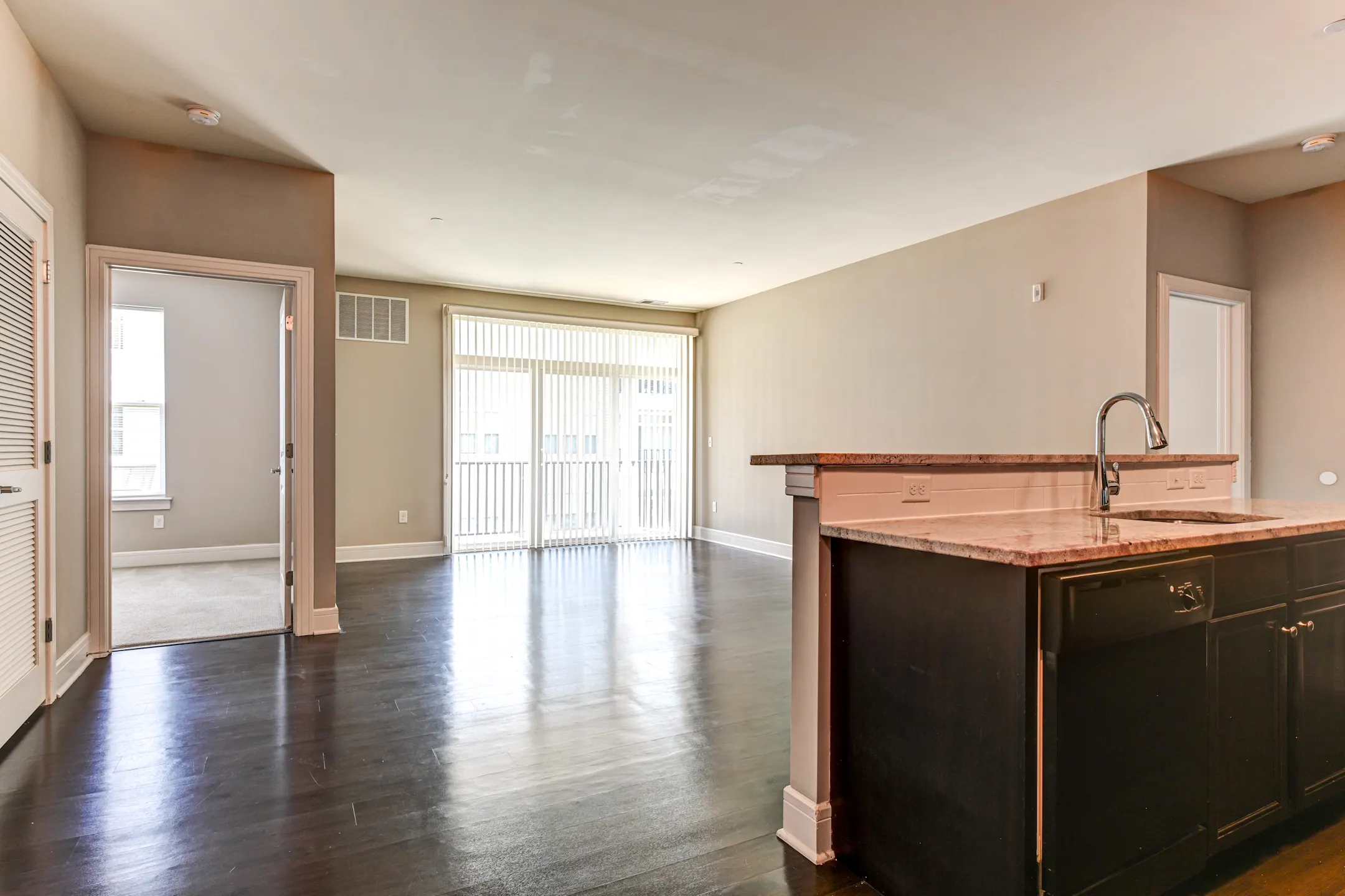 Essex Chase Apartments Glassboro, NJ 08028