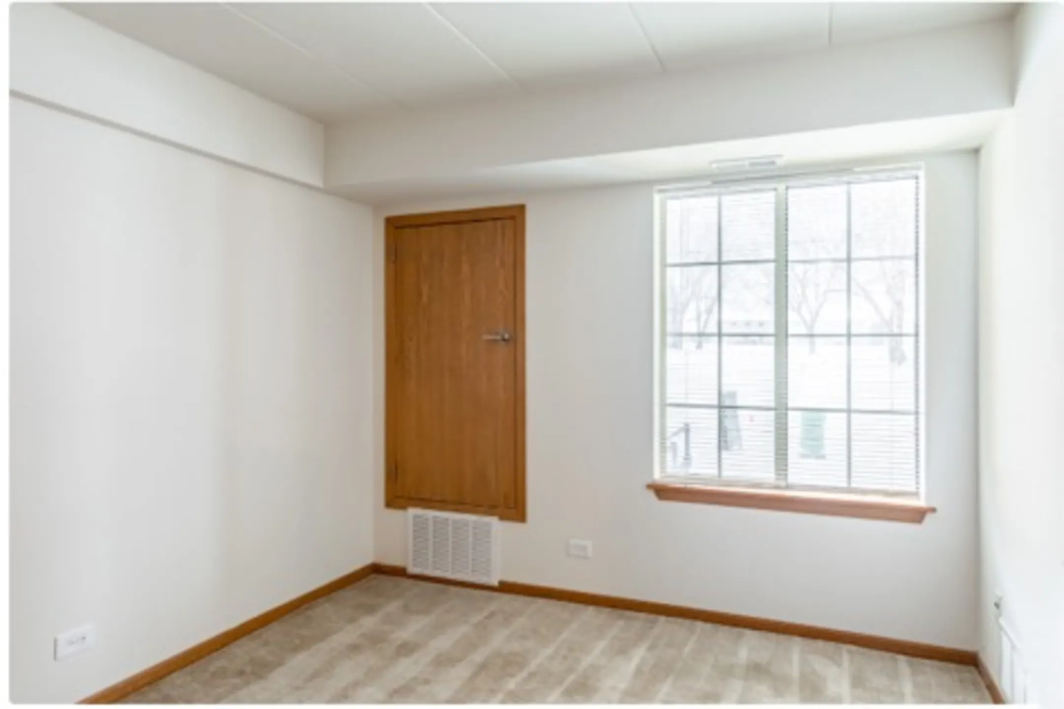 Orchard Lakes Apartments Wood Dale, IL 60191