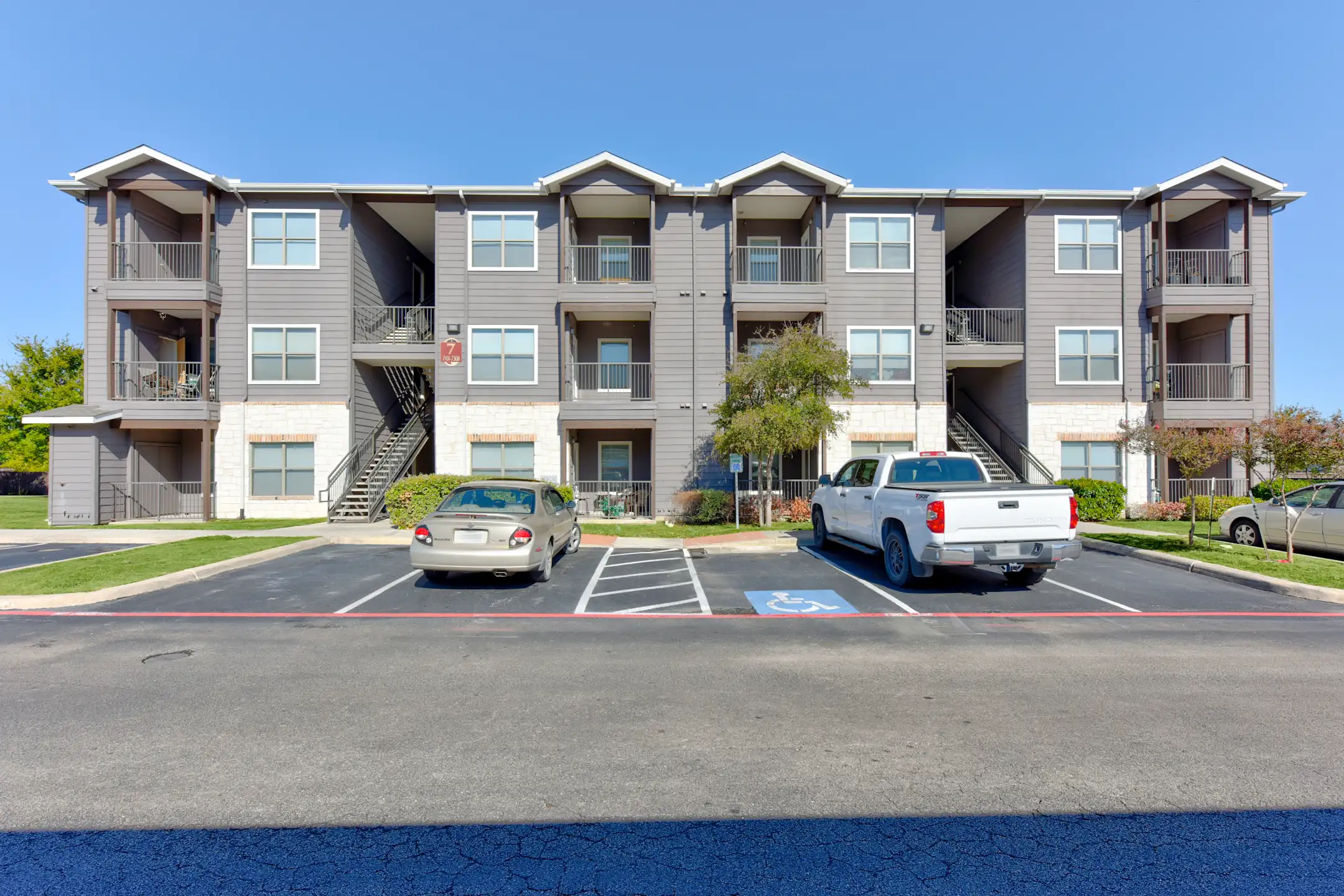 Nova Vista Apartments at Woodlake 7027 FM 78 San Antonio, TX