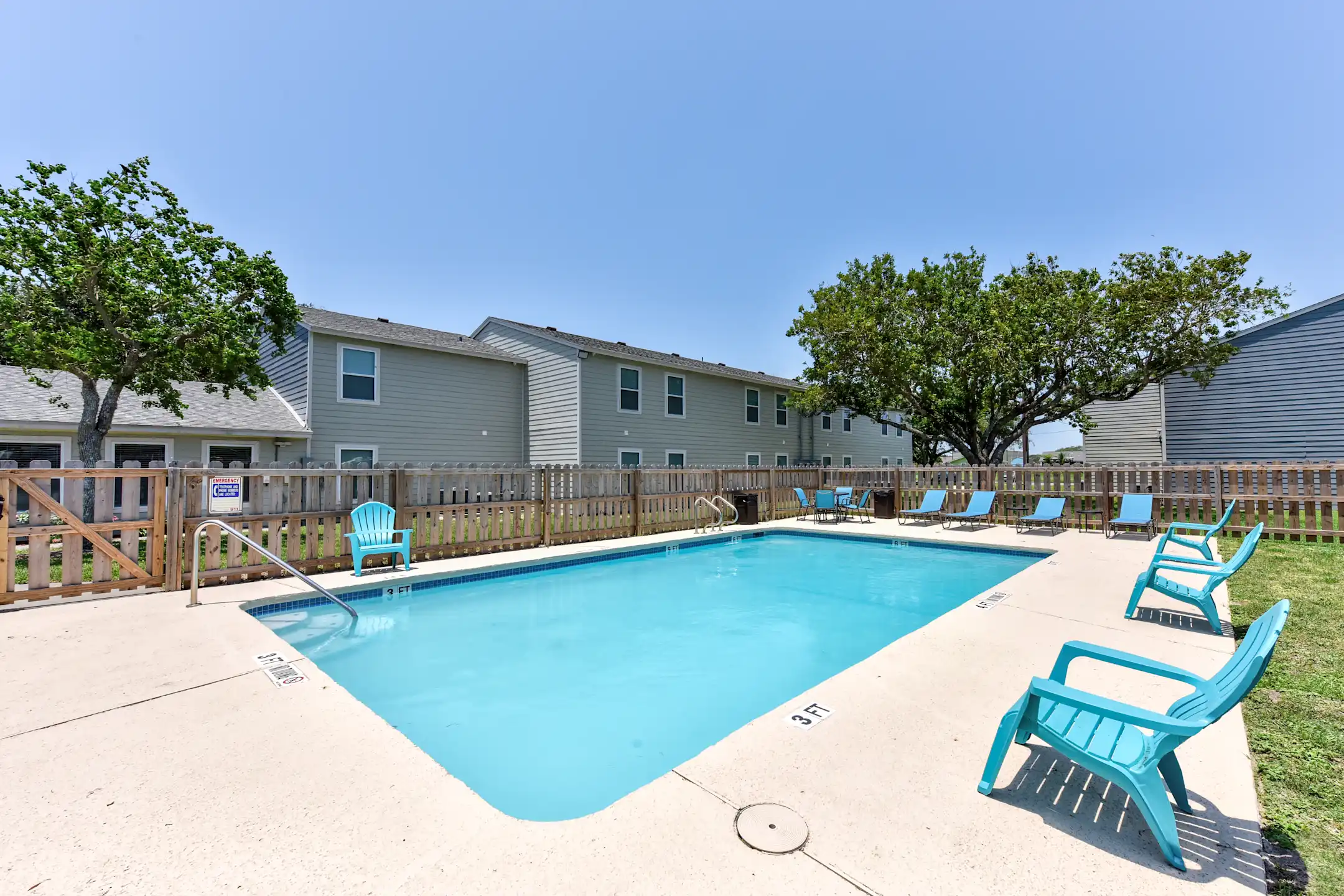 Rockport Oak Garden Apartments 511 E Hackberry St Rockport, TX for