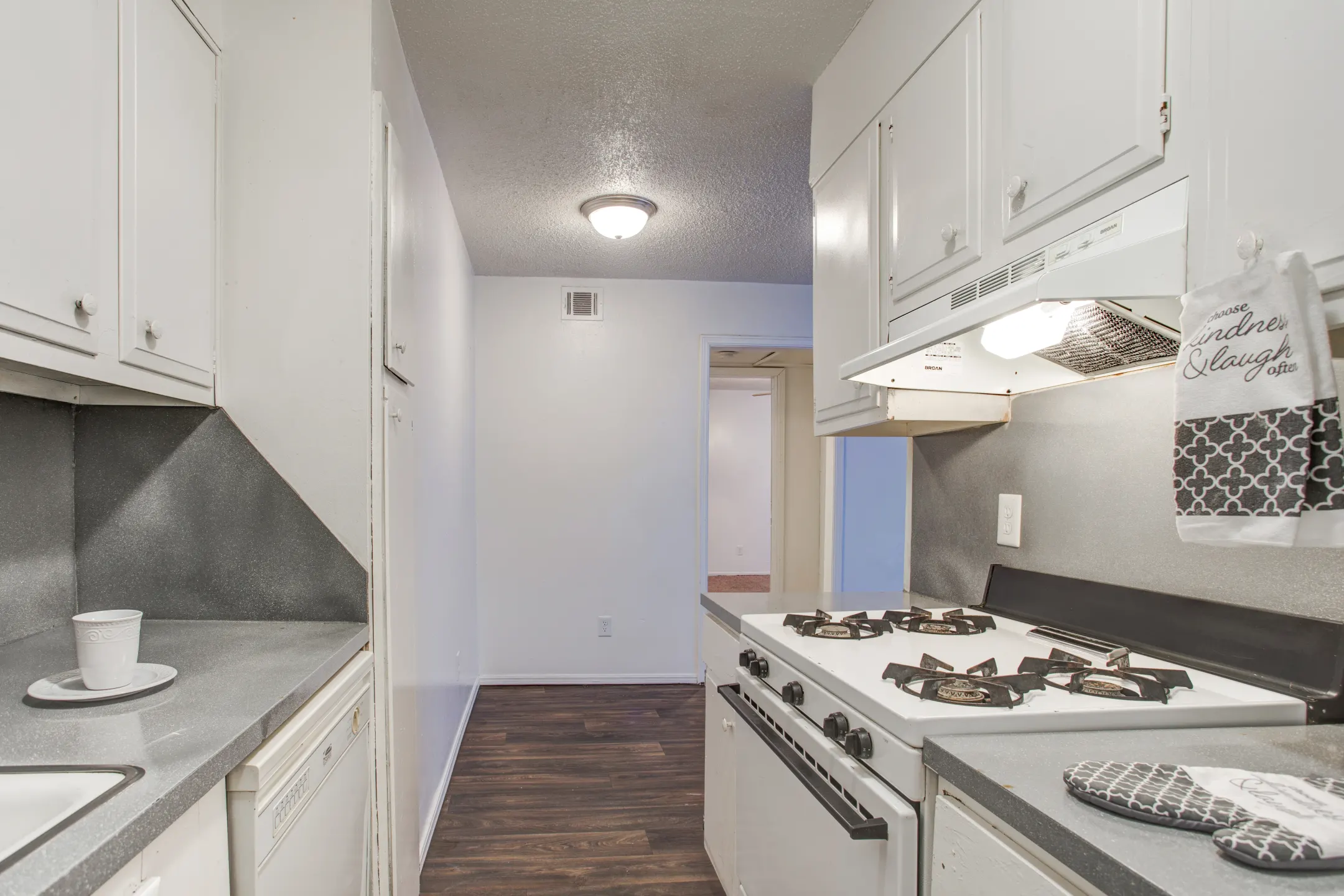 Chalet Apartments 120 Ne 21st St Moore, OK Apartments for Rent Rent.