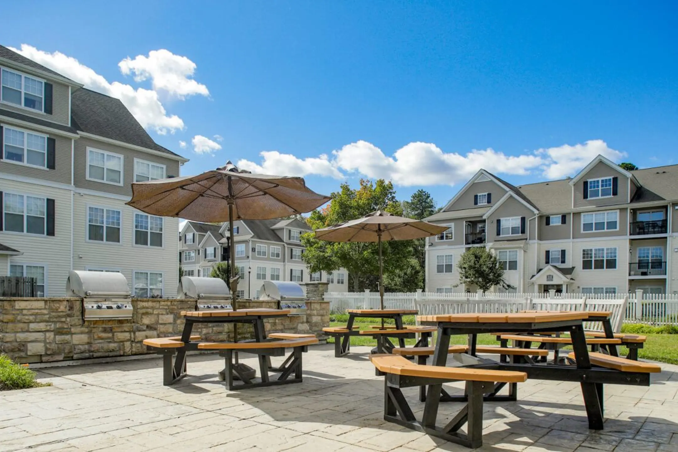 Cascades at Tinton Falls - 100 Autumn Dr | Tinton Falls, NJ Apartments ...