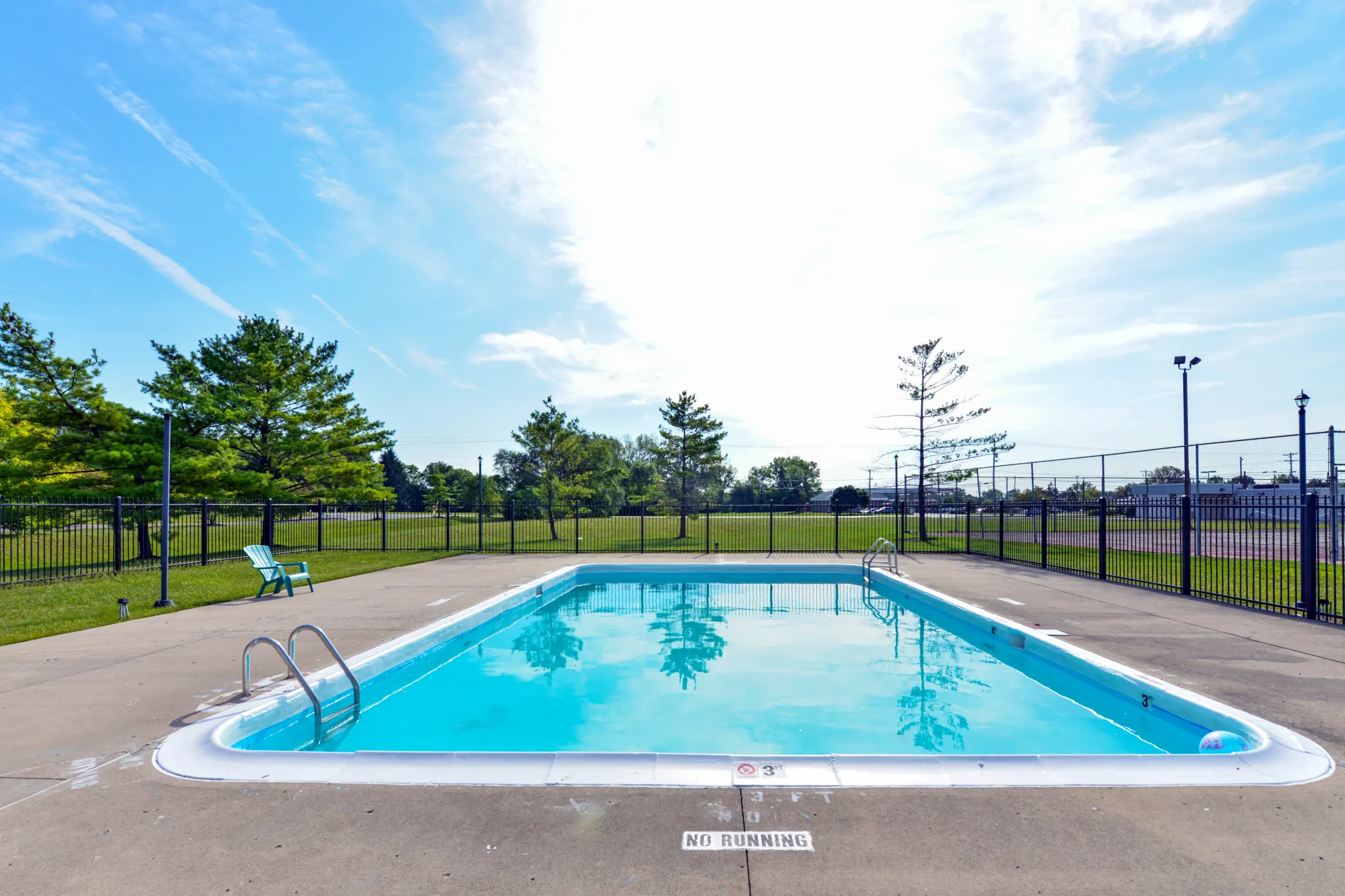 Pool - Belle Meadows Suites - Trotwood, OH