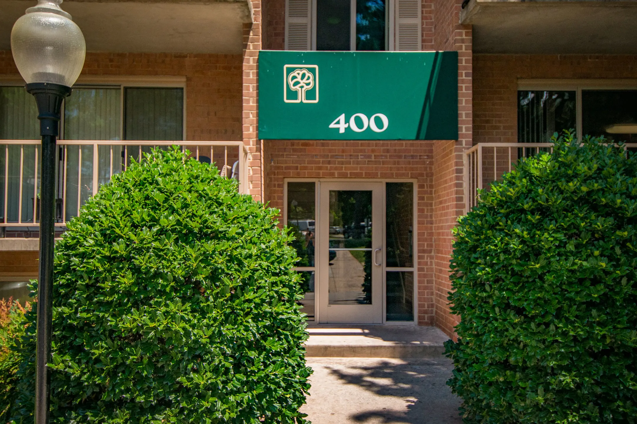 Spring Ridge Apartments 374 N. Summit Avenue Gaithersburg, MD