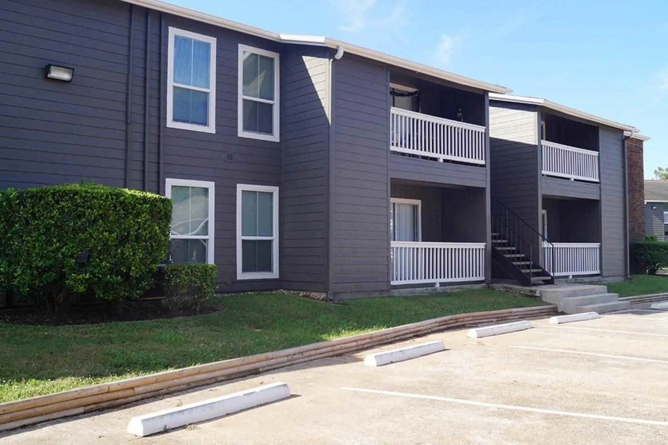 Lodge At Timbercreek 200 Timbercreek Dr Richwood, TX Apartments for