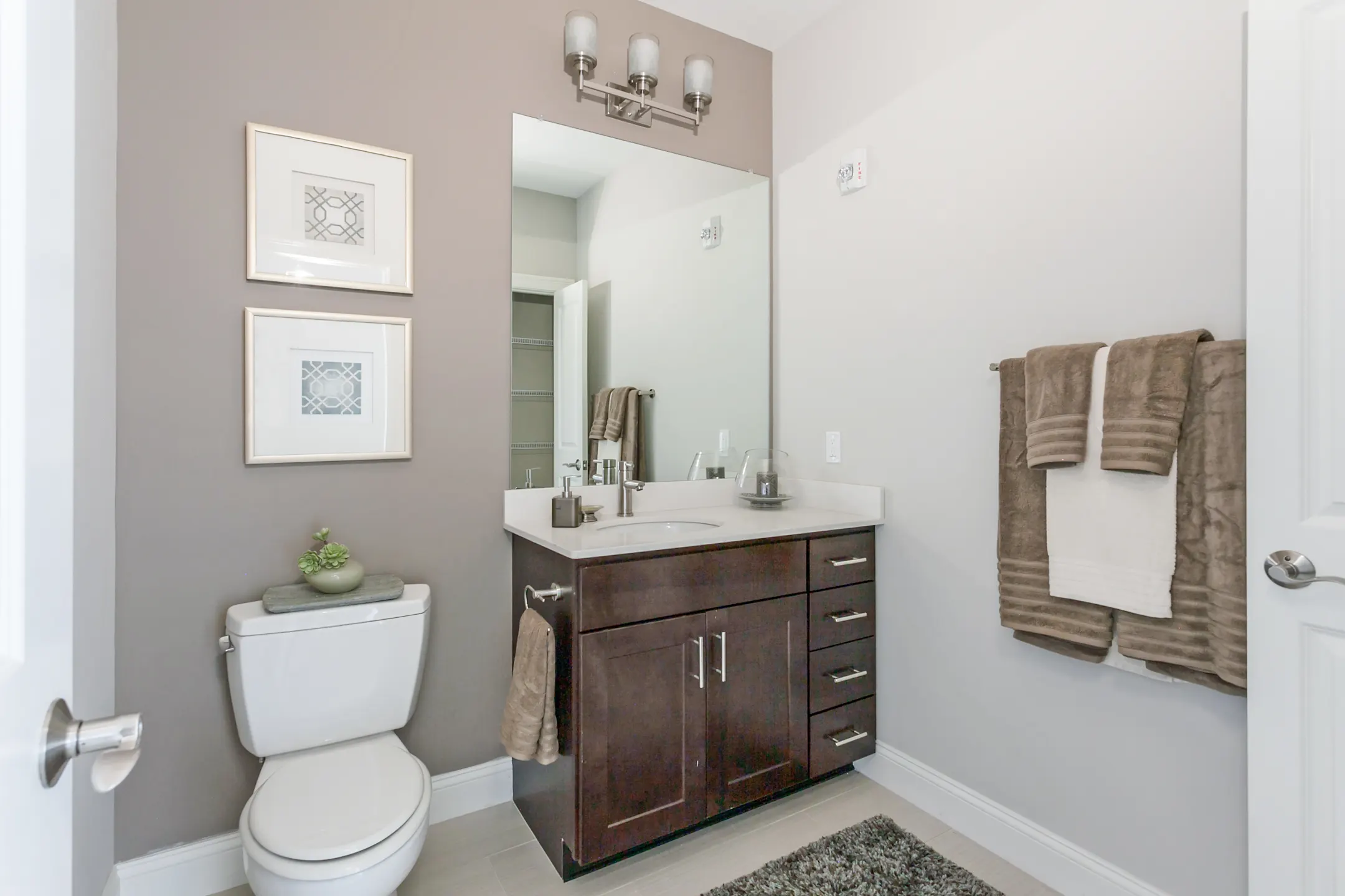 Residences at Steele Road Apartments West Hartford, CT 06117