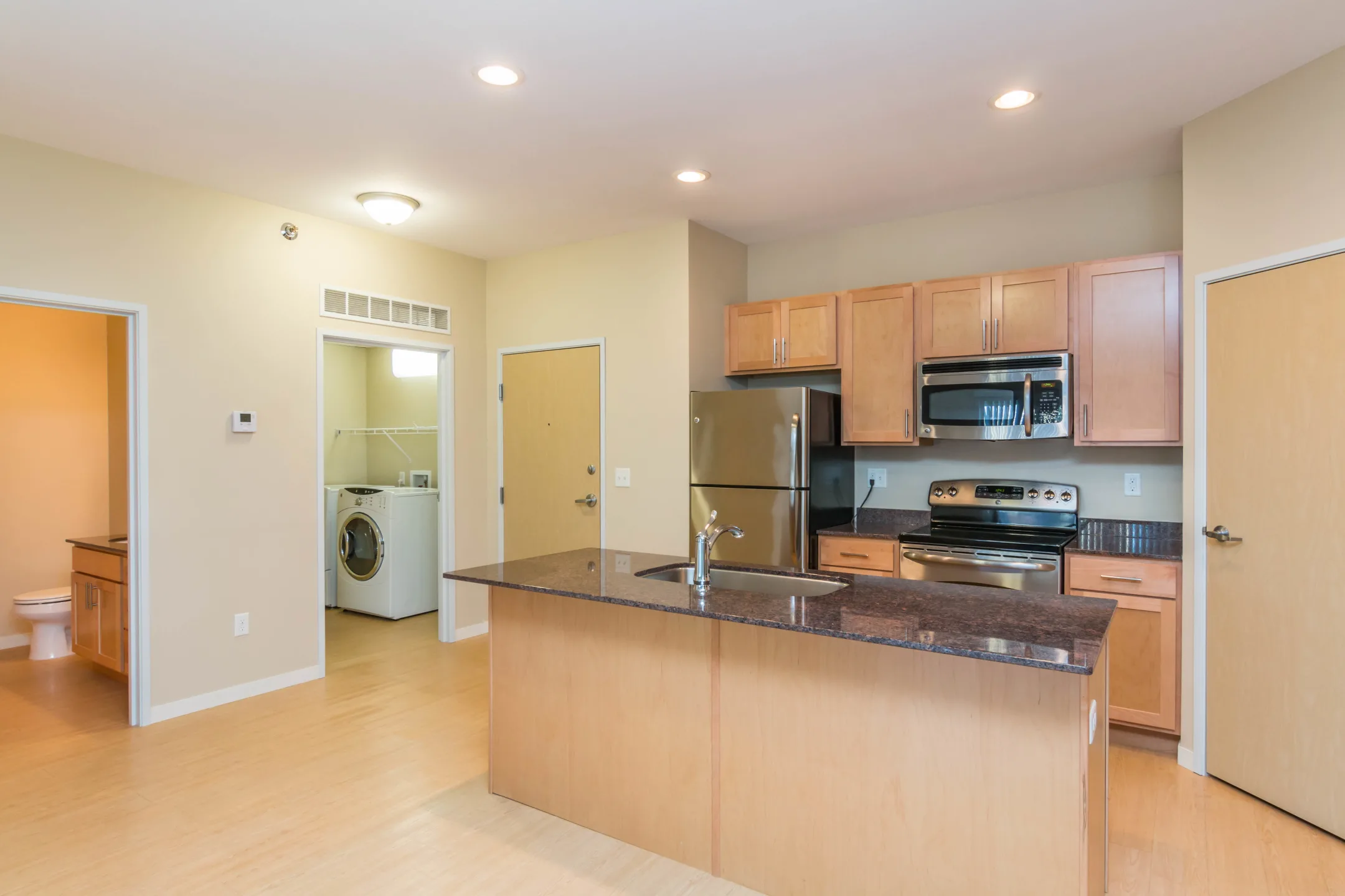 Kitchen - Mallview Apartments - Grand Forks, ND