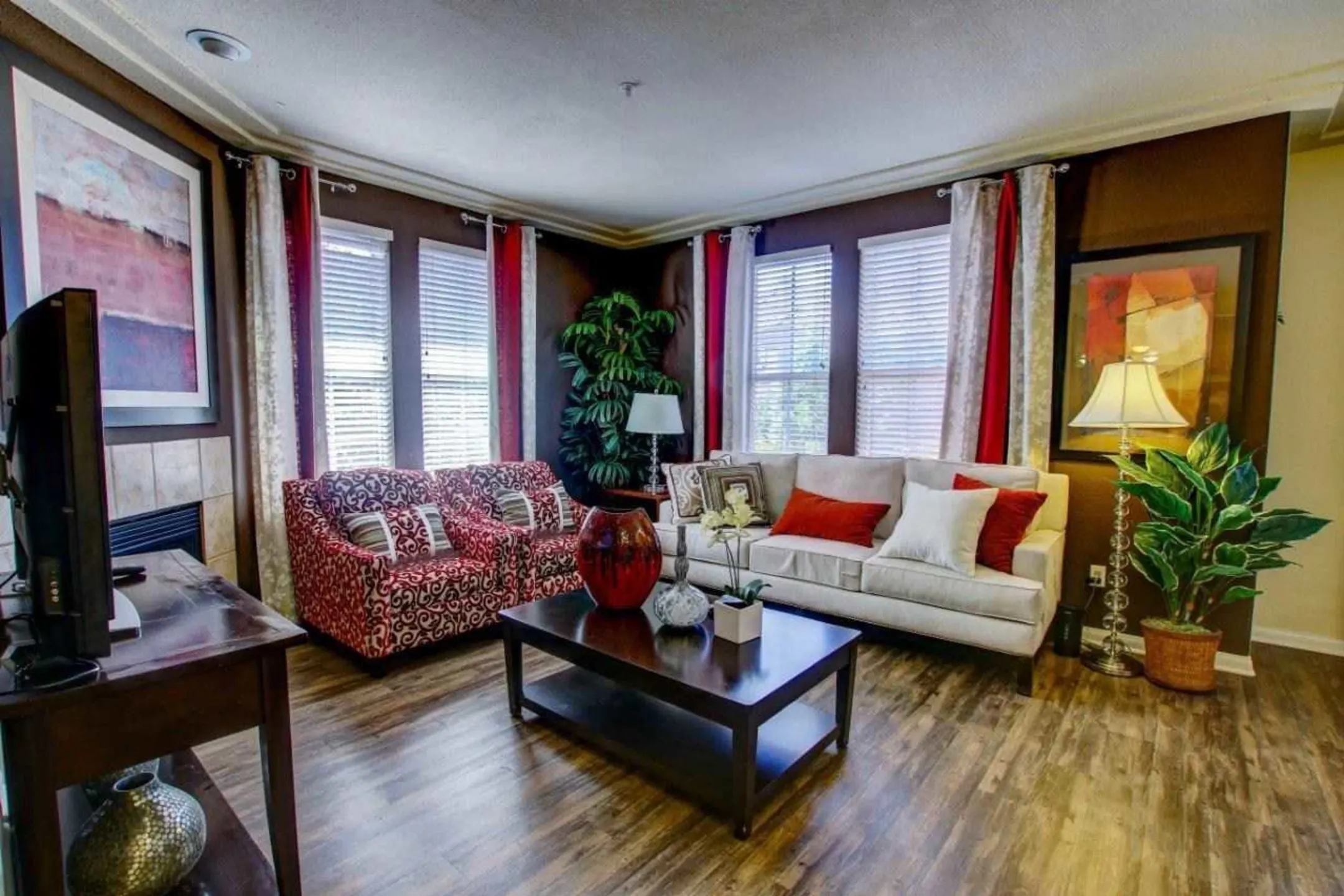 Living Room - Prominence Apartments - San Marcos, CA