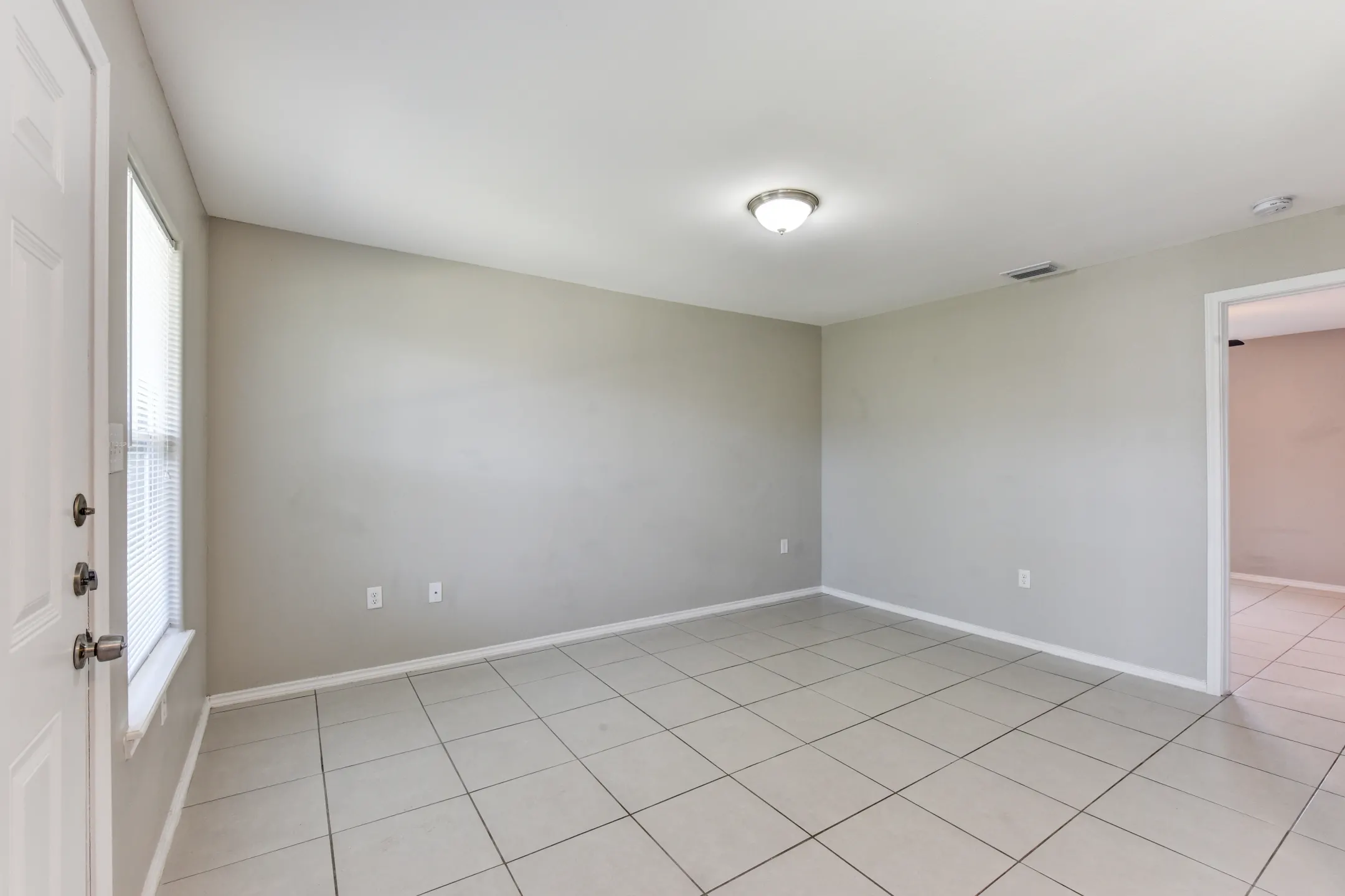 Living Room - Rockport Oak Garden Apartments - Rockport, TX