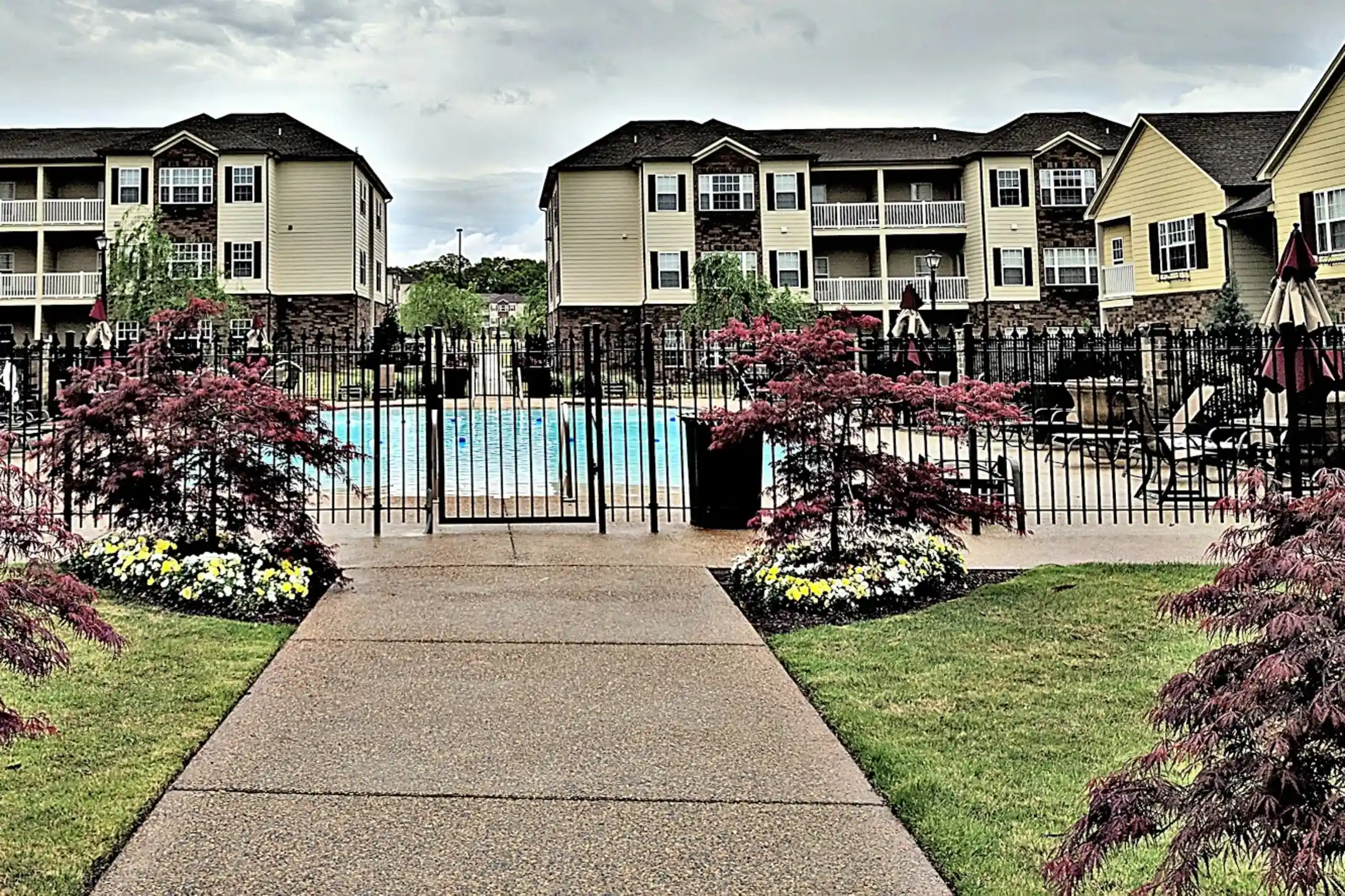 The Charleston Apartments Apartments Cordova, TN 38016