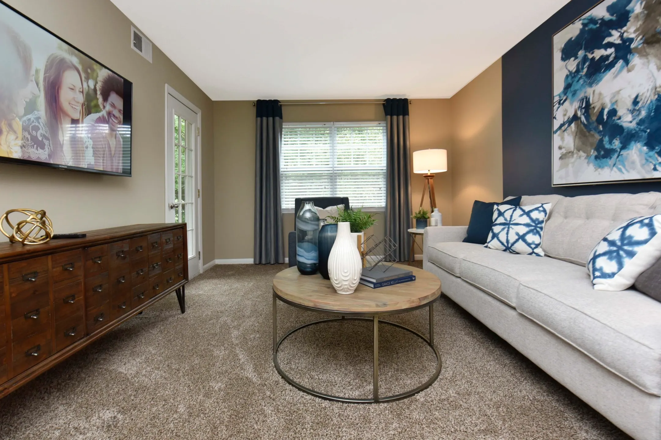 Living Room - Miller Crest Apartments - Johnson City, TN
