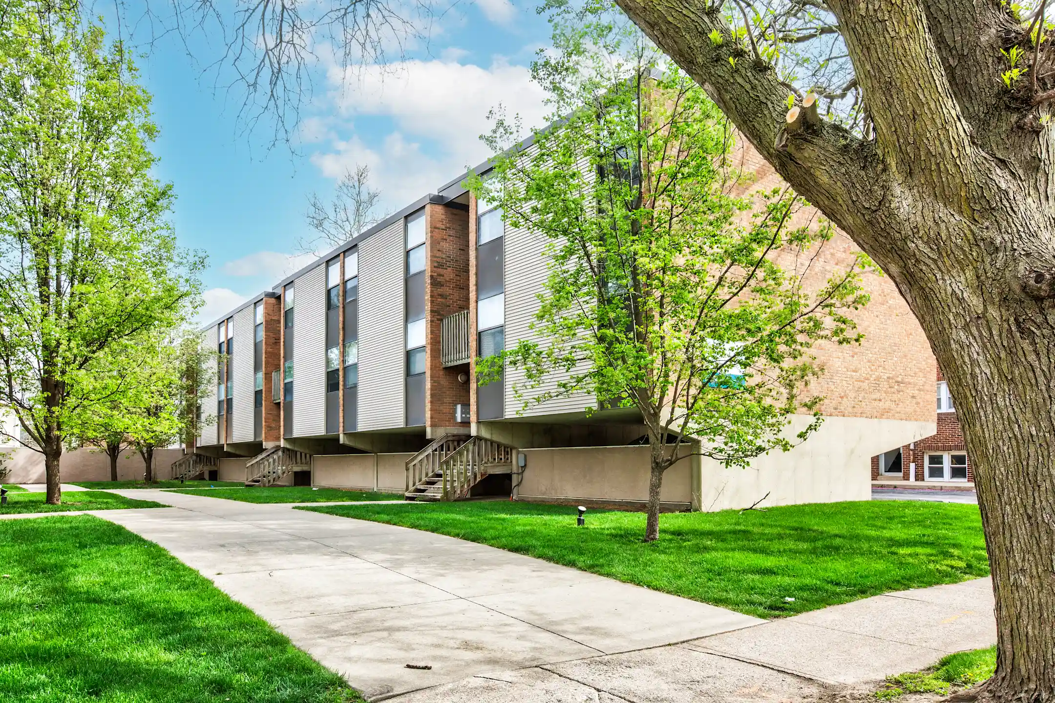 Roland Realty Apartments Champaign, IL 61820