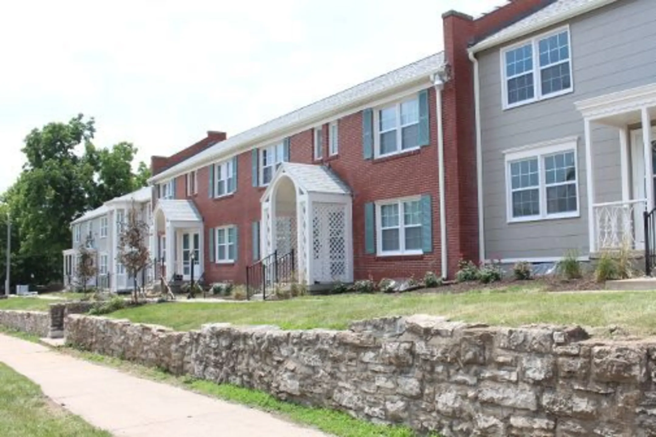 Warwick Court Townhomes 3532 McGee St Kansas City, MO Apartments for Rent Rent.