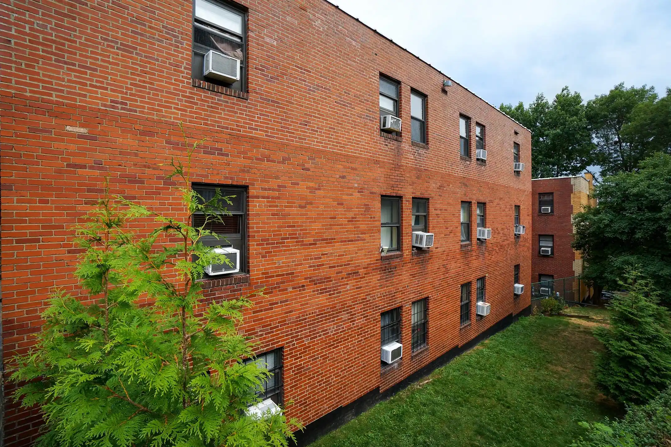 Wendover Apartments 5562 Hobart St Pittsburgh, PA Apartments for