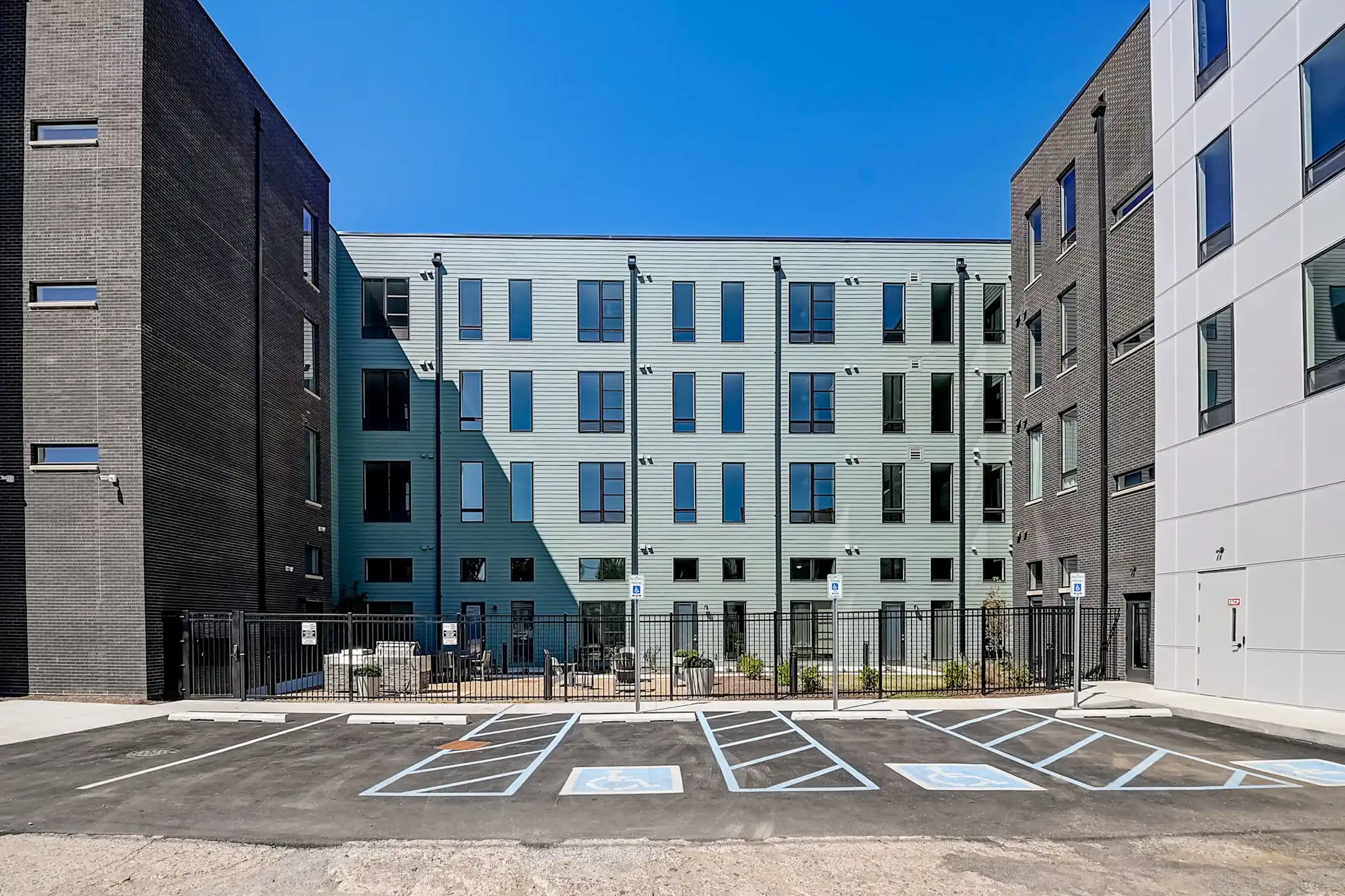 Union Square Apartments Indianapolis, IN 46203