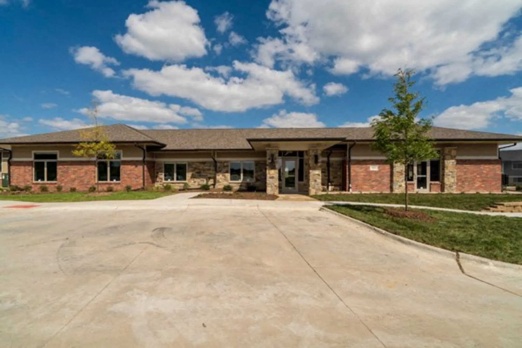 Building - The Villas at Falling Waters - Omaha, NE