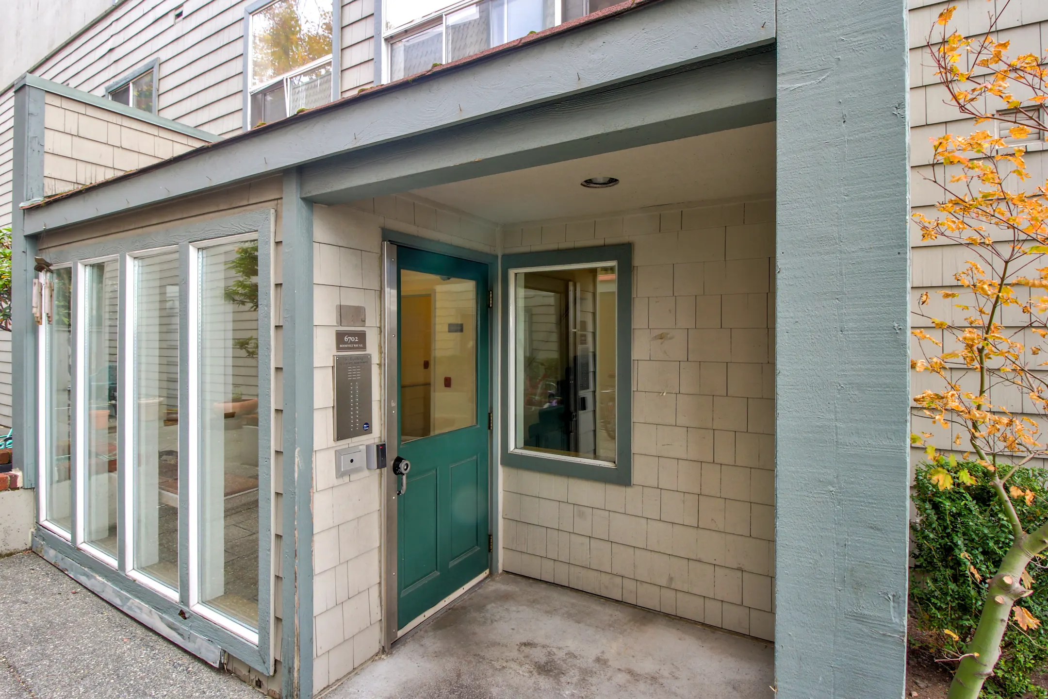Leasing Office - 6700 Roosevelt - Seattle, WA
