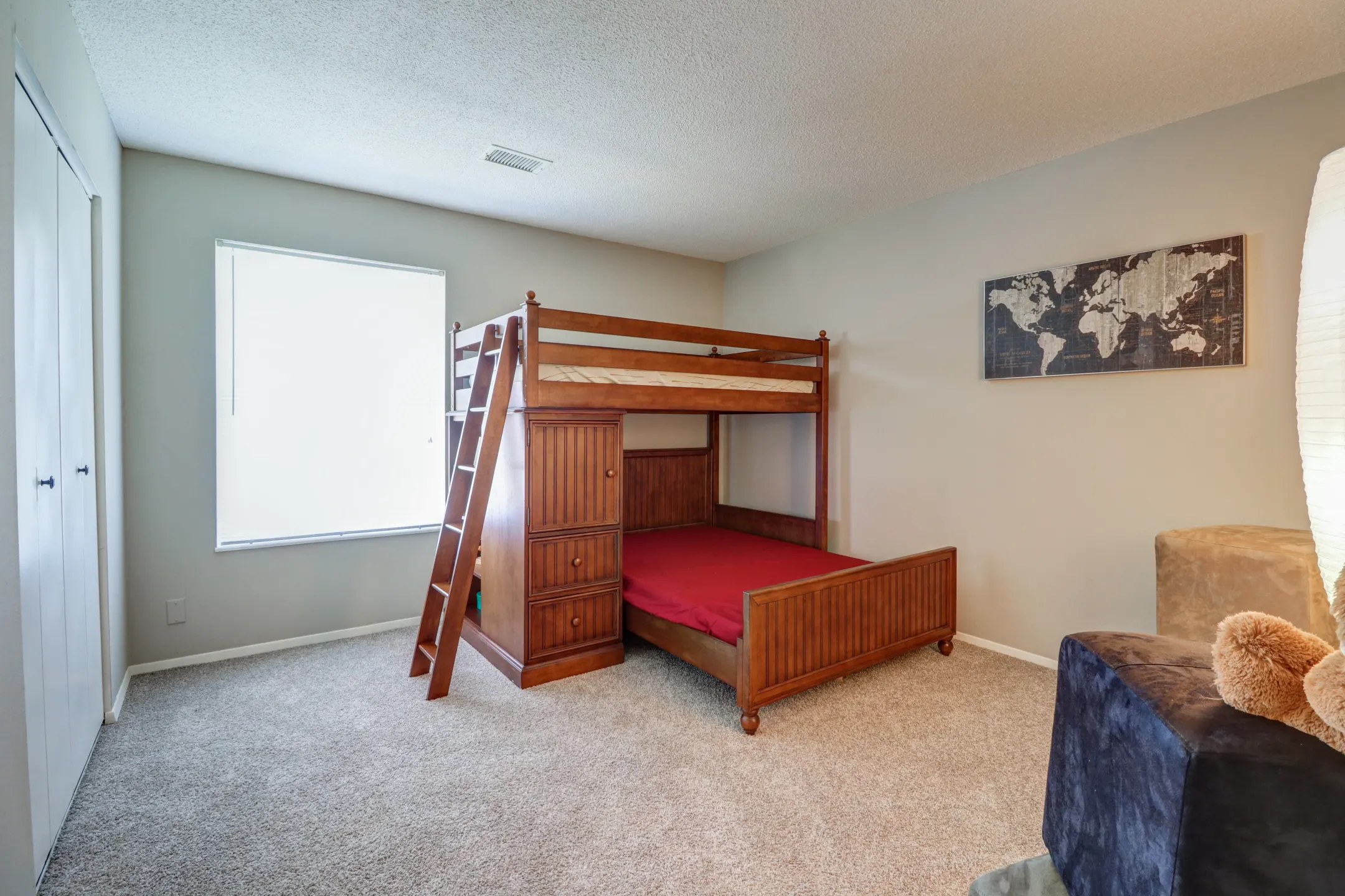 Bedroom - Diamond Valley Apartment Homes - Evansville, IN