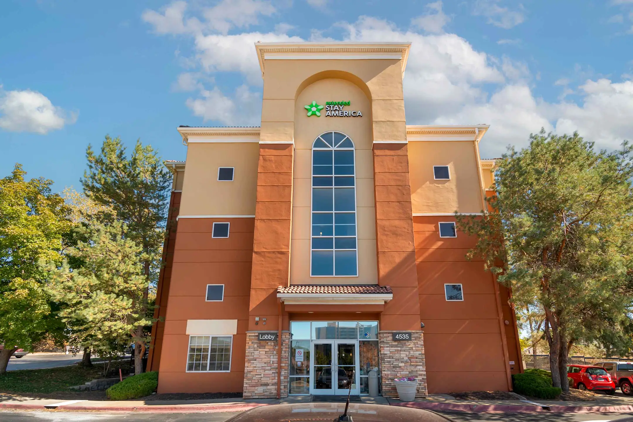 Building - Furnished Studio - Kansas City - Country Club Plaza - Kansas City, MO