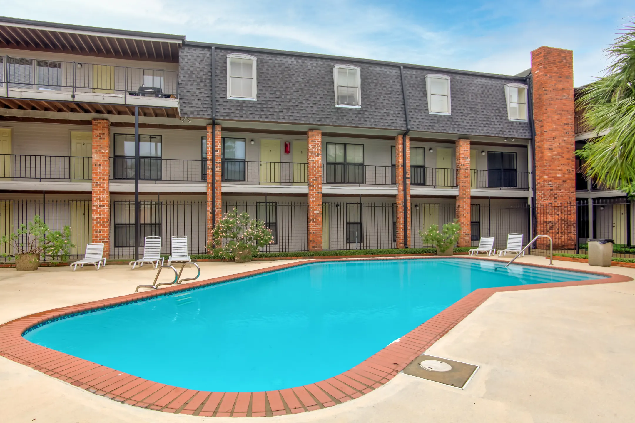 Pool - Cypress Trace Apartments - New Orleans, LA