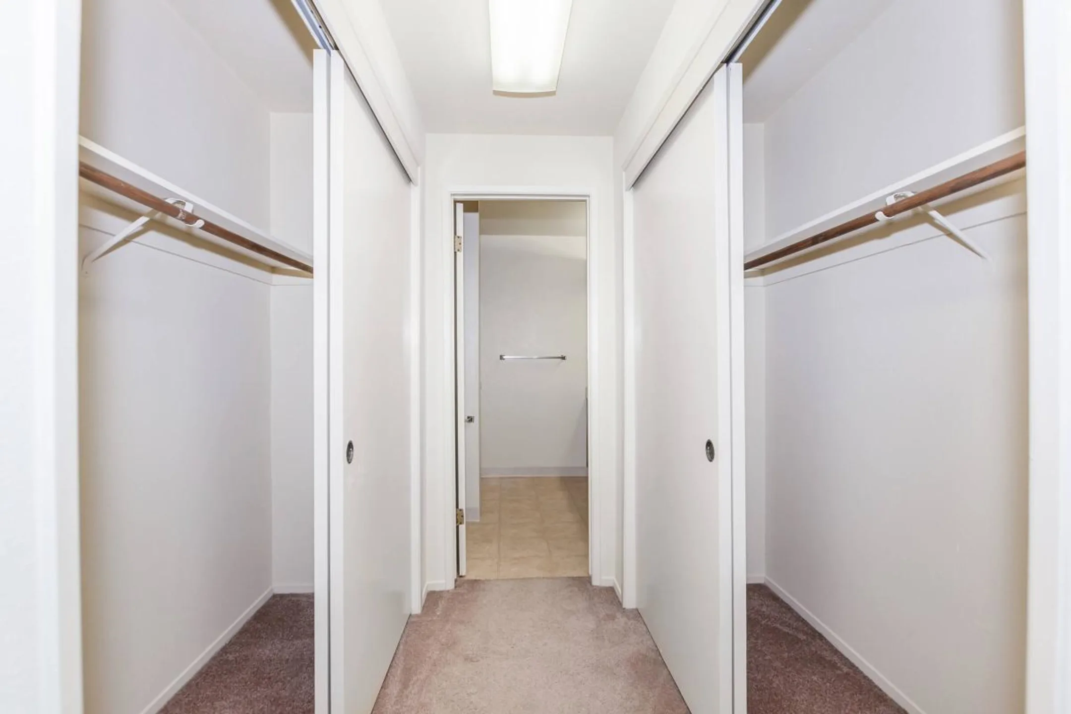 LAURELWOOD WEST VILLAS - Bakersfield, CA