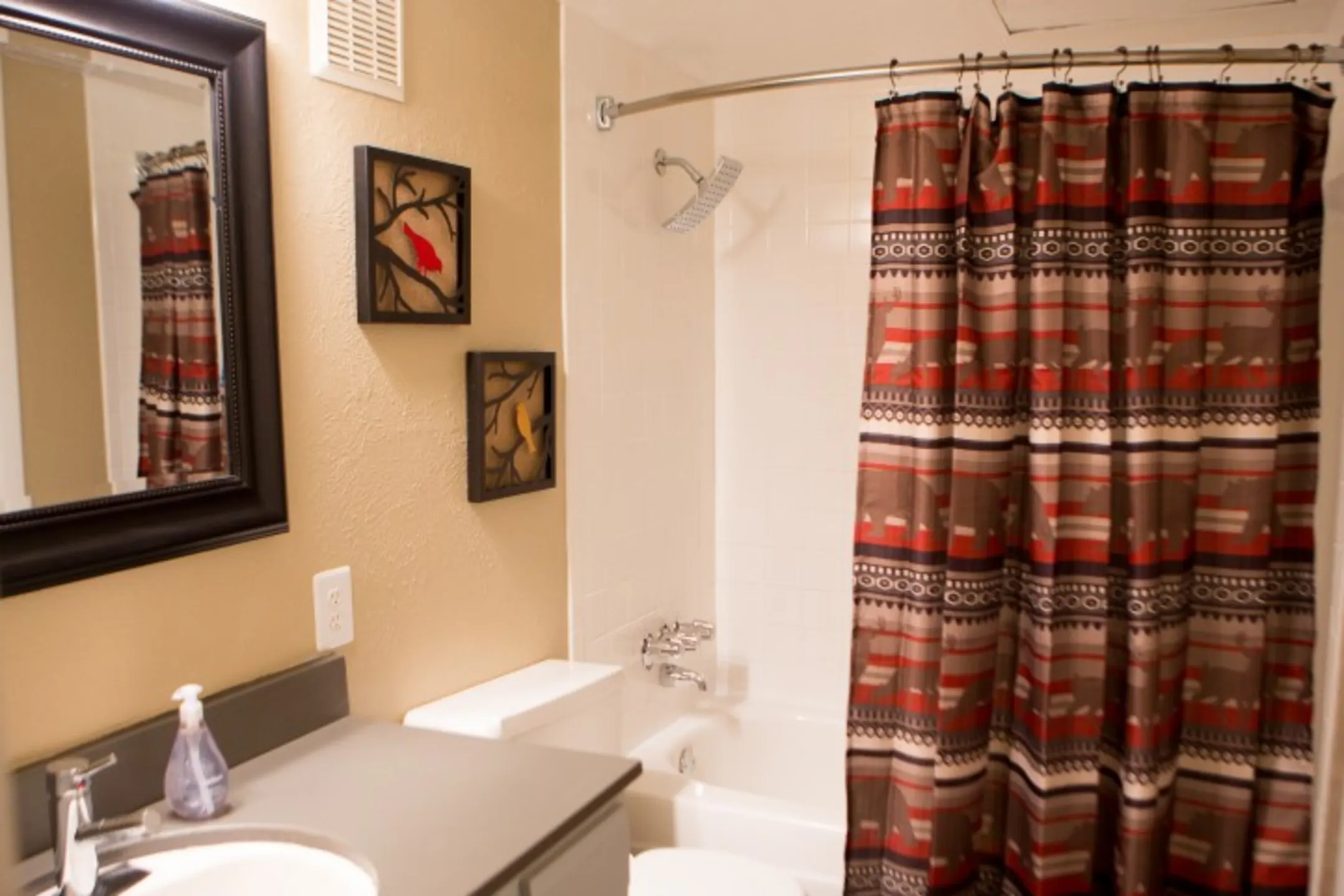 The Lodge on Broadway 2713 S Broadway Ave Tyler, TX Apartments for