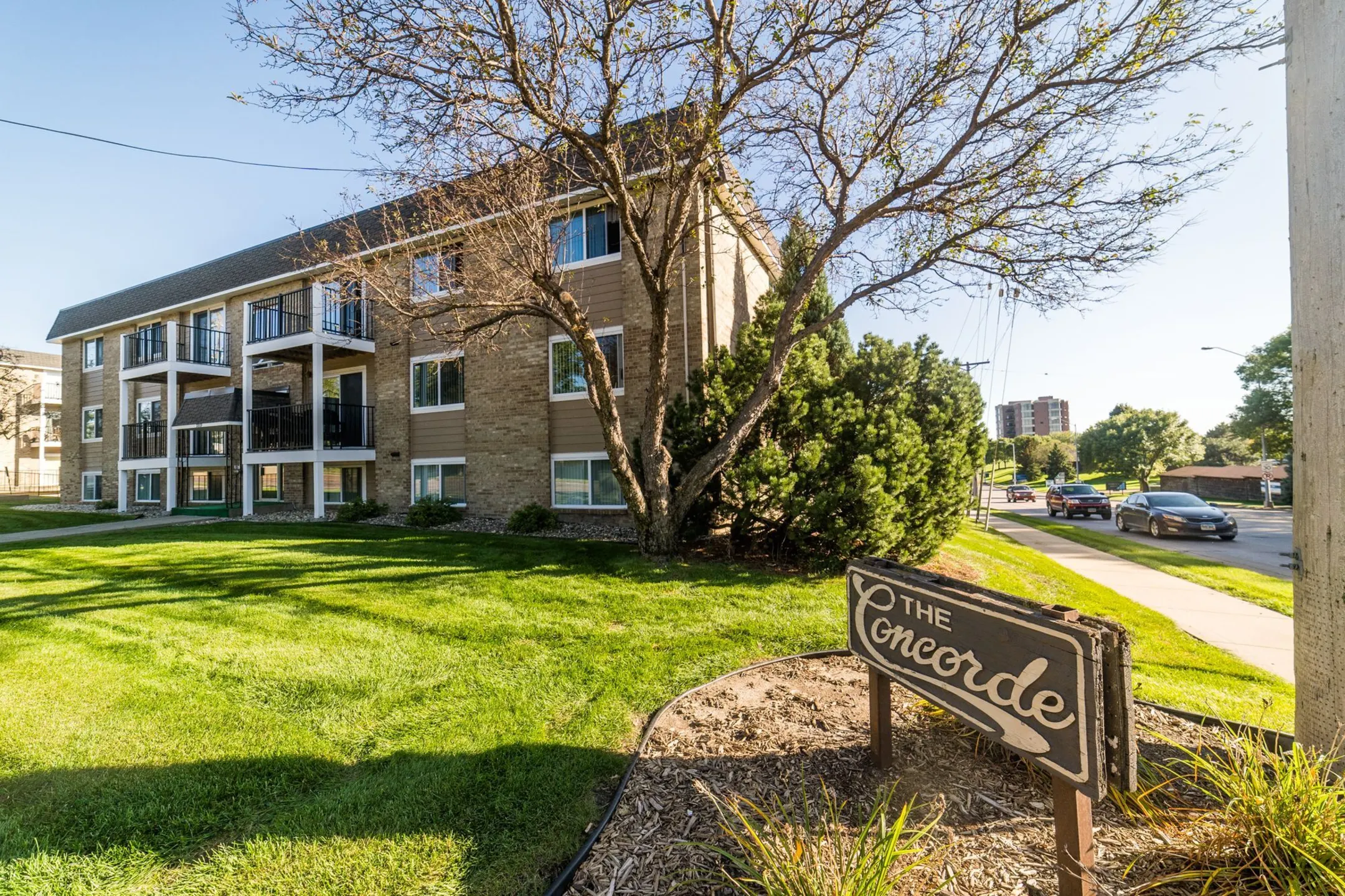 Building - The Concorde Apartments - Sioux Falls, SD
