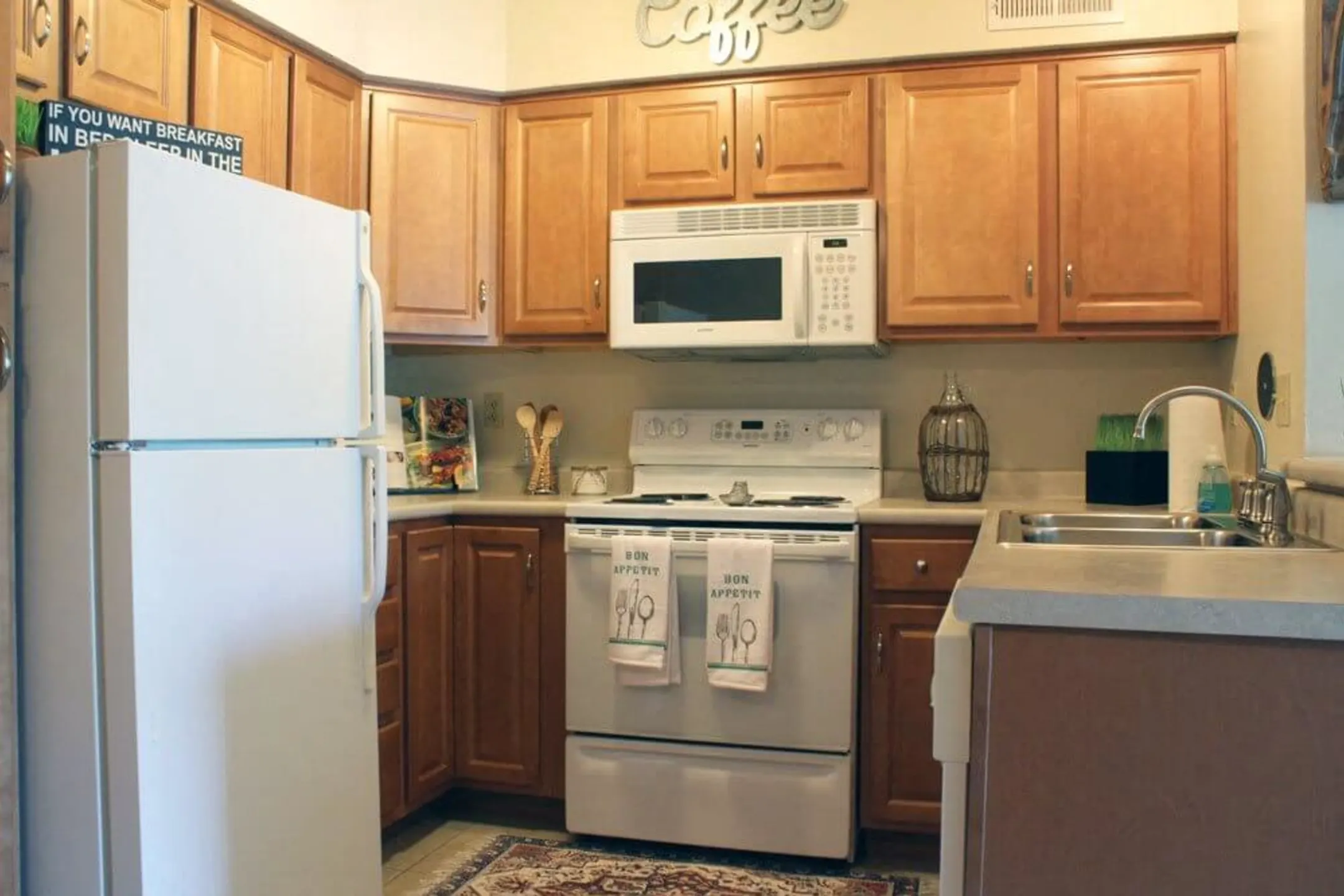 Forest Woods Apartments Valley Park, MO 63088