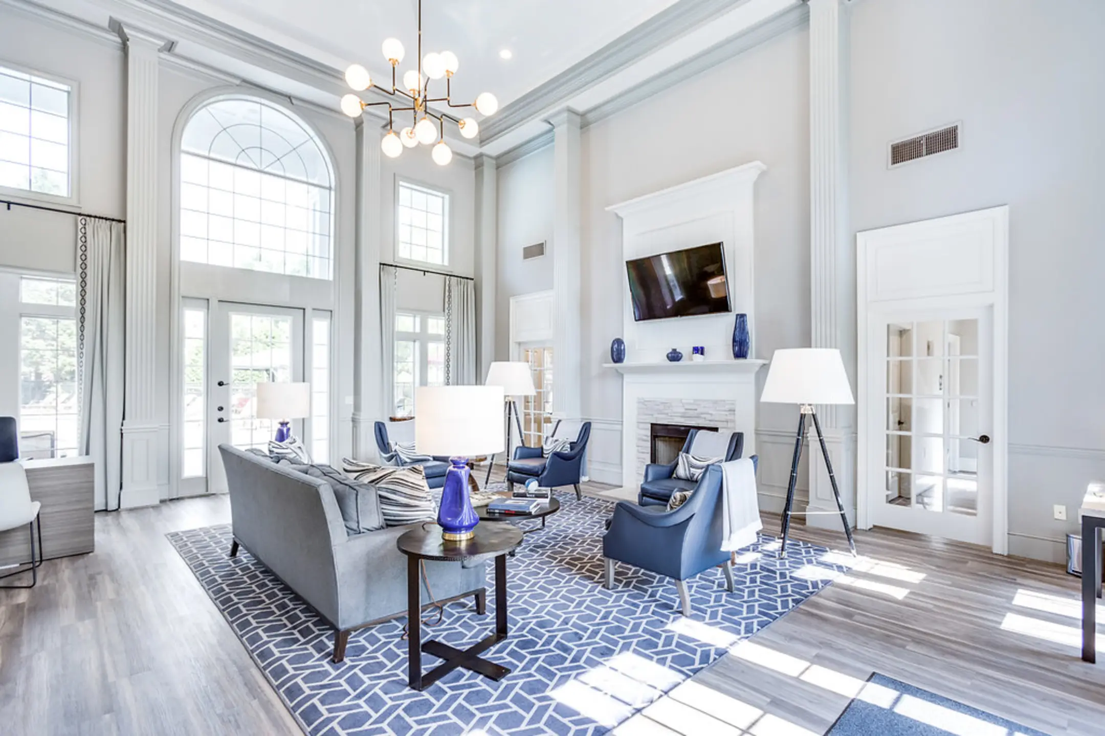 Living Room - Crowne Gardens - Greensboro, NC