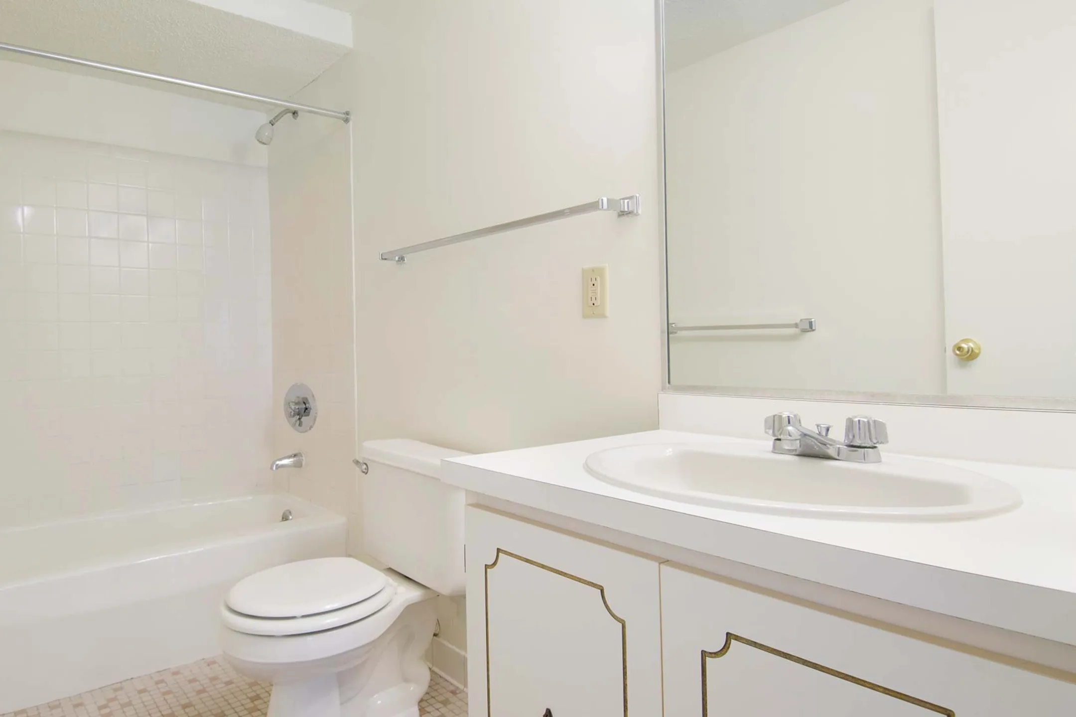 Waterford Village Apartments Apartments Bridgewater, MA 02324