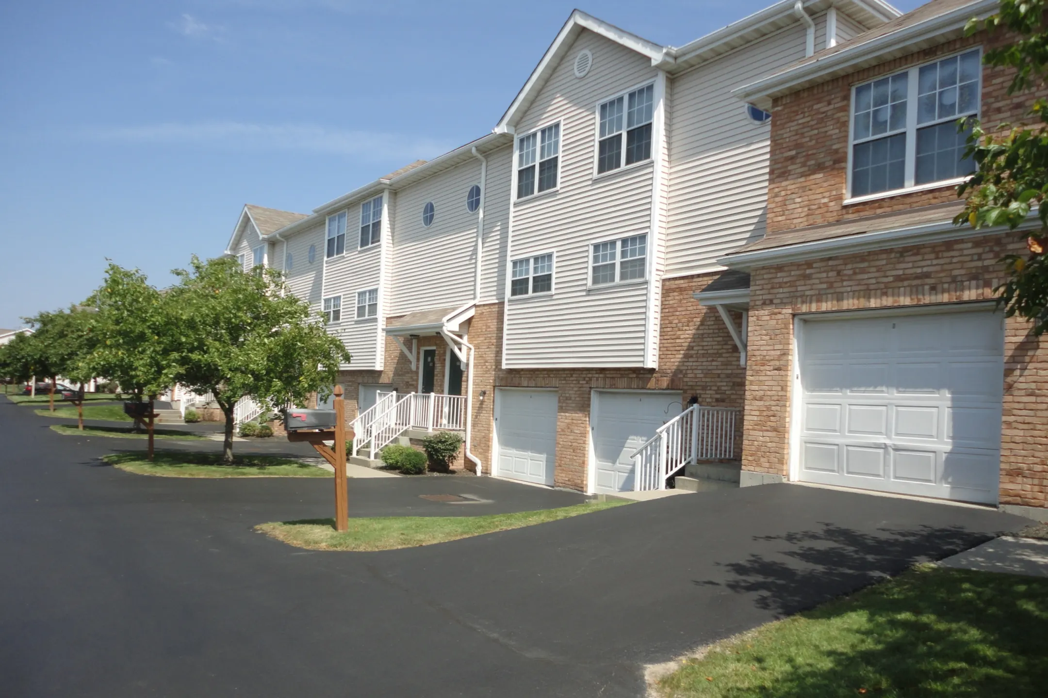 Building - Windsong Place Apartments - Williamsville, NY