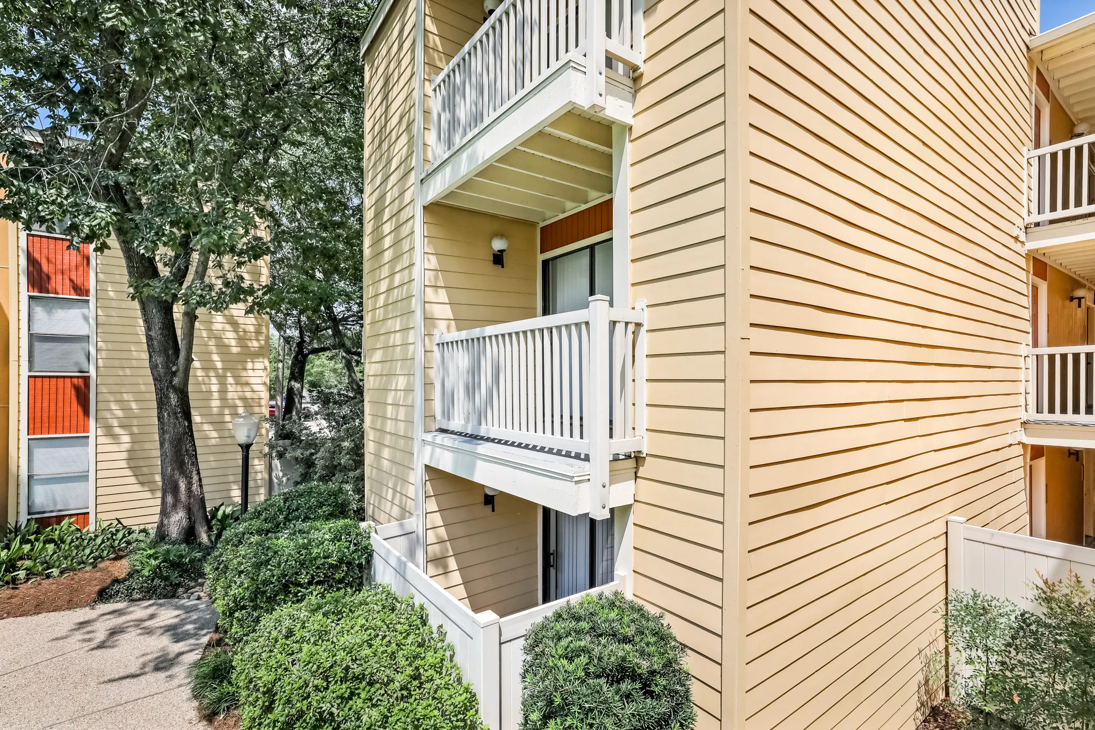 Apartments Near Sawmill Rd