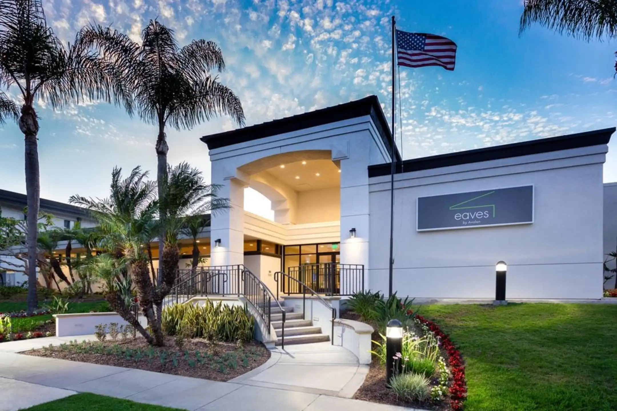 eaves Seal Beach Apartments Seal Beach, CA 90740