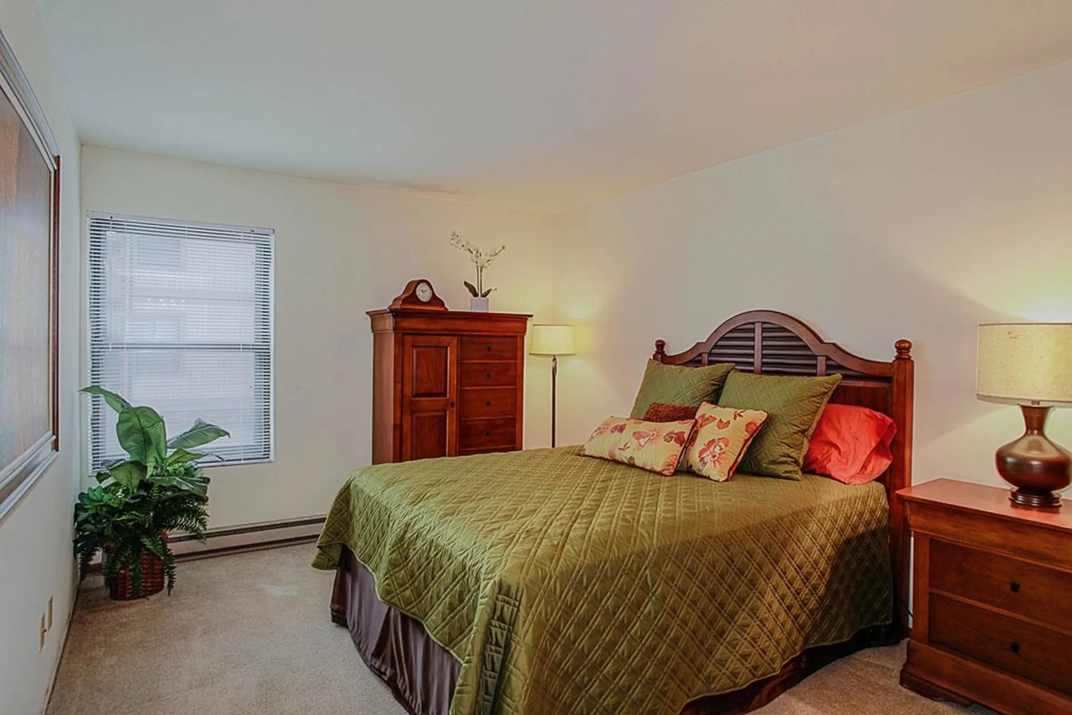 Burr Oaks Village Apartments 1149 Burr Oak Blvd Waukesha, WI