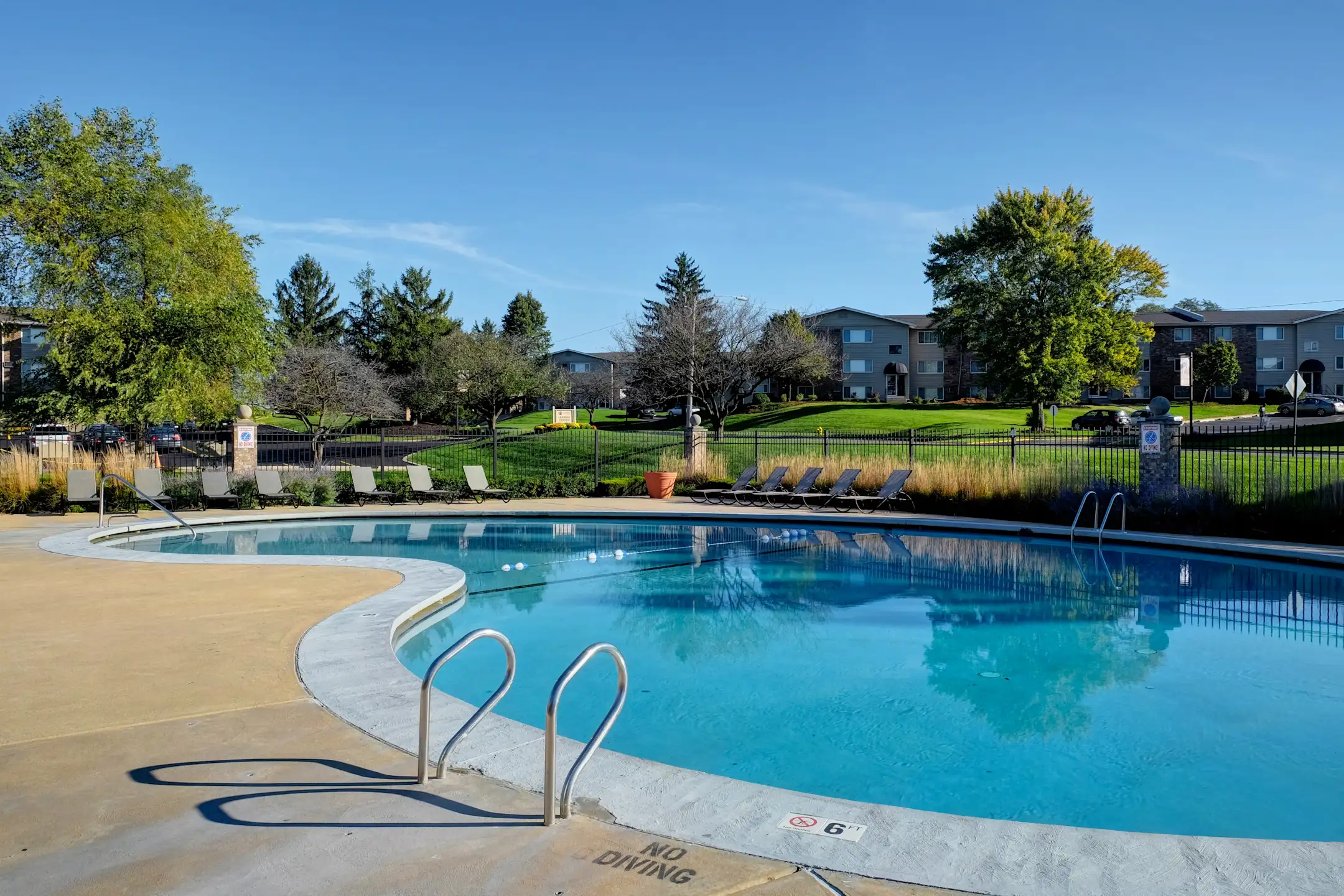 The Woodlands Of Crest Hill Apartments Crest Hill, IL 60403