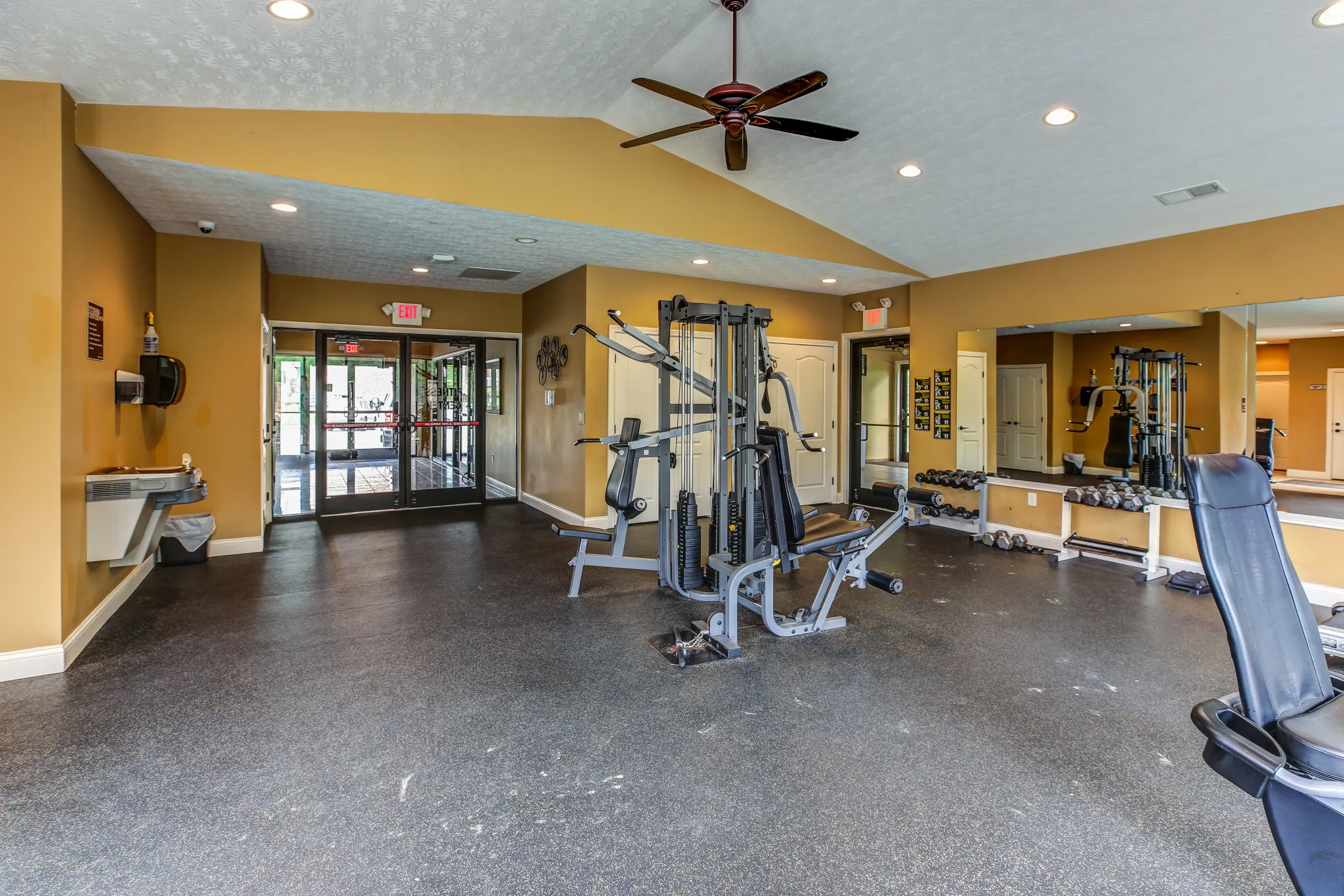 Fitness Weight Room - Independence Oaks - Independence, KY