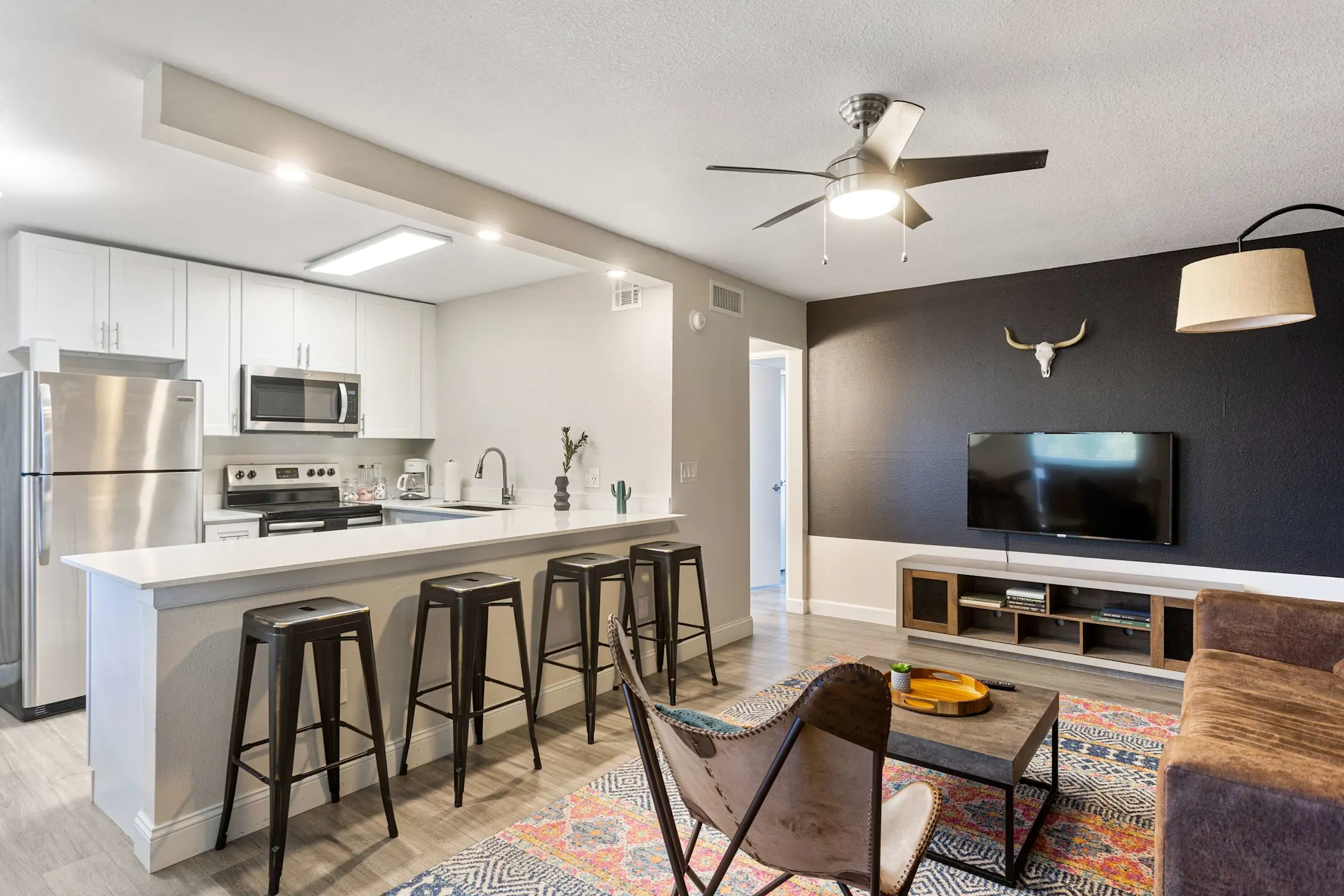 Kitchen - Avalon Apartments - Phoenix, AZ