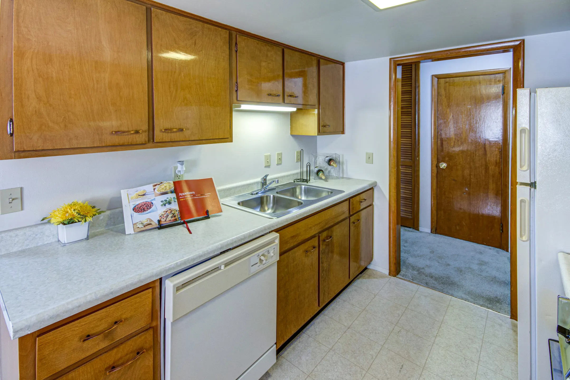 Heritage Apartments 1600 E Hillside Dr Bloomington, IN Apartments