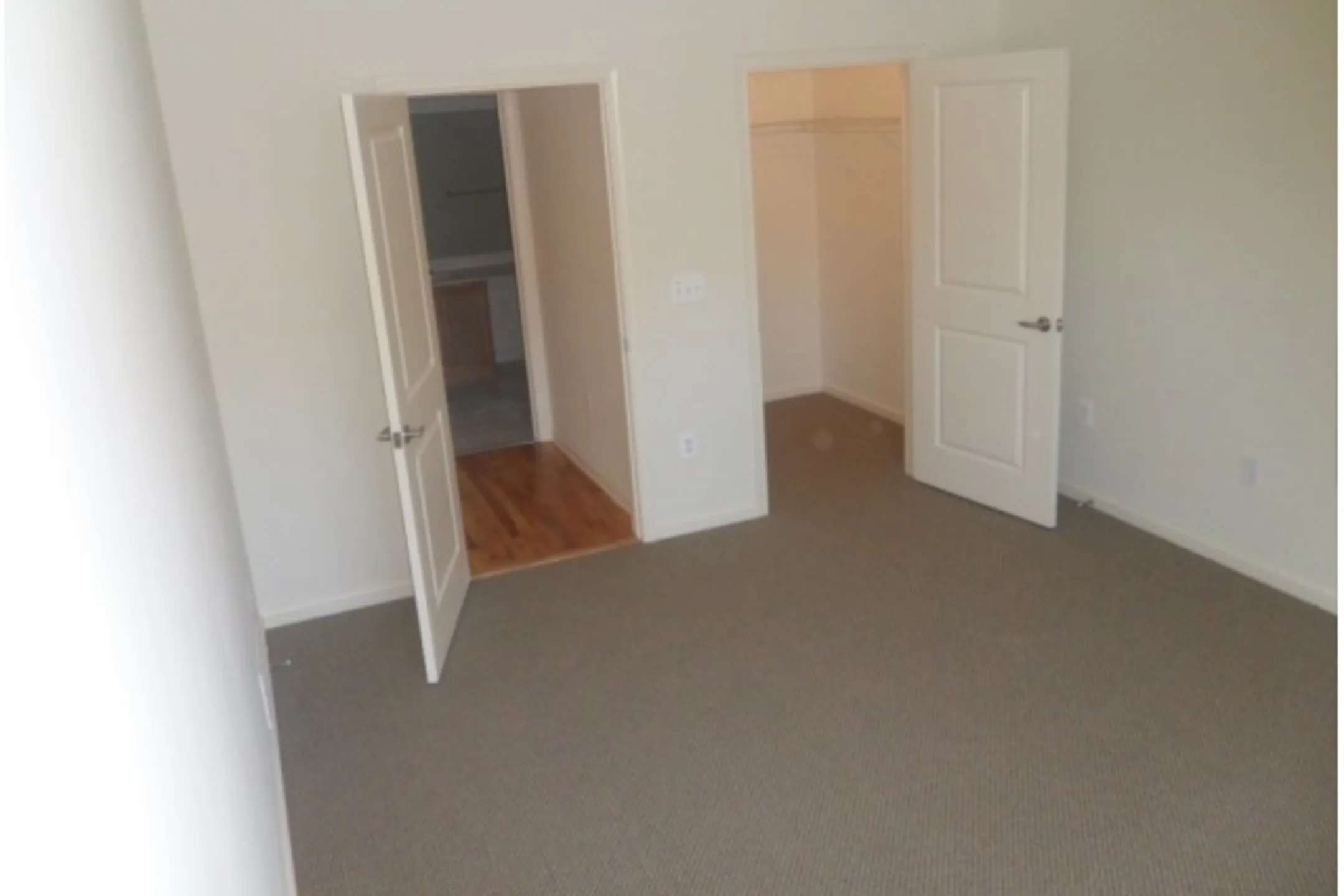 Gateway at Carteret 101 Roosevelt Ave Carteret, NJ Apartments for