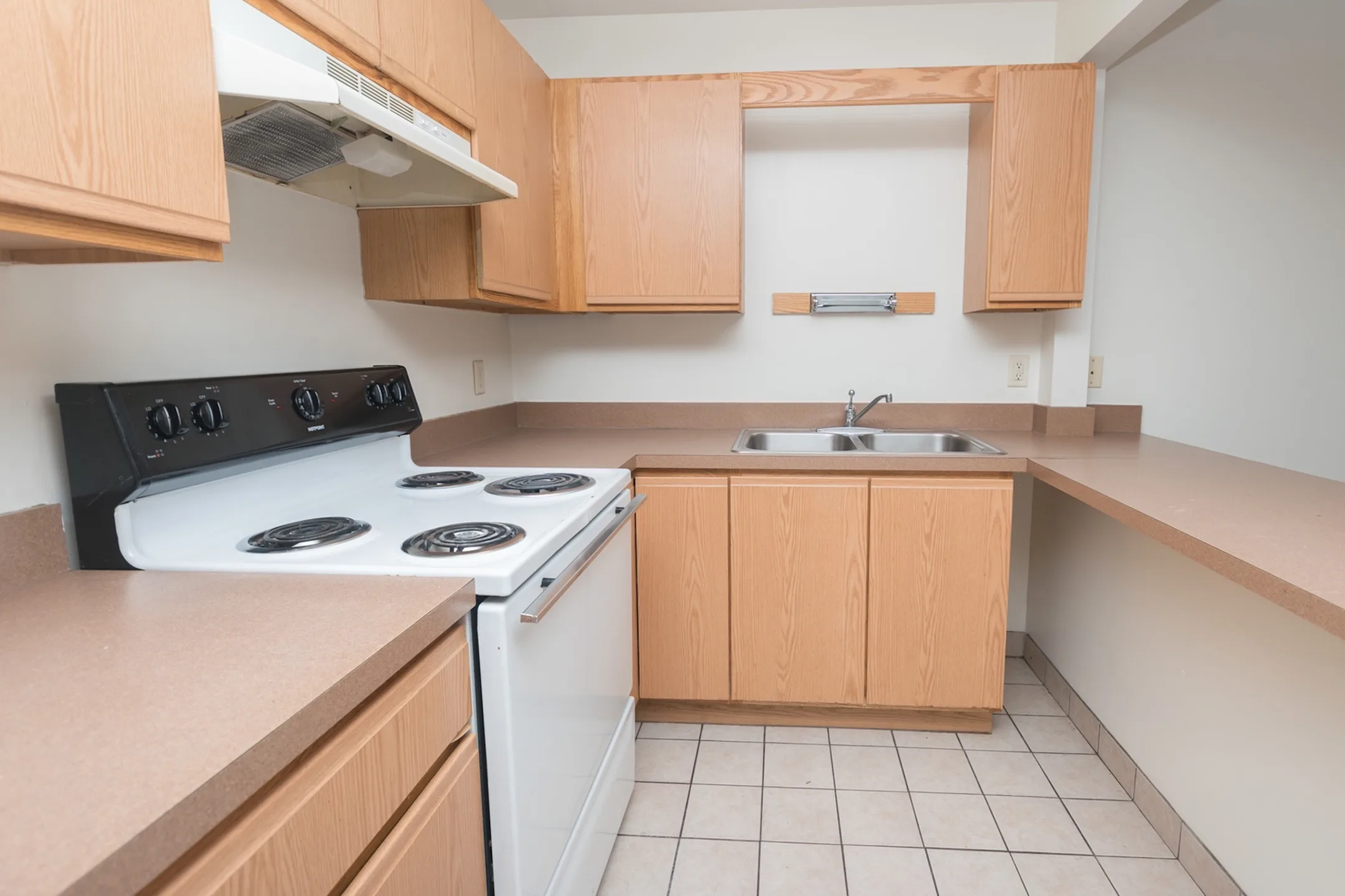 Kitchen - Shippensburg Village Townhomes - Shippensburg, PA