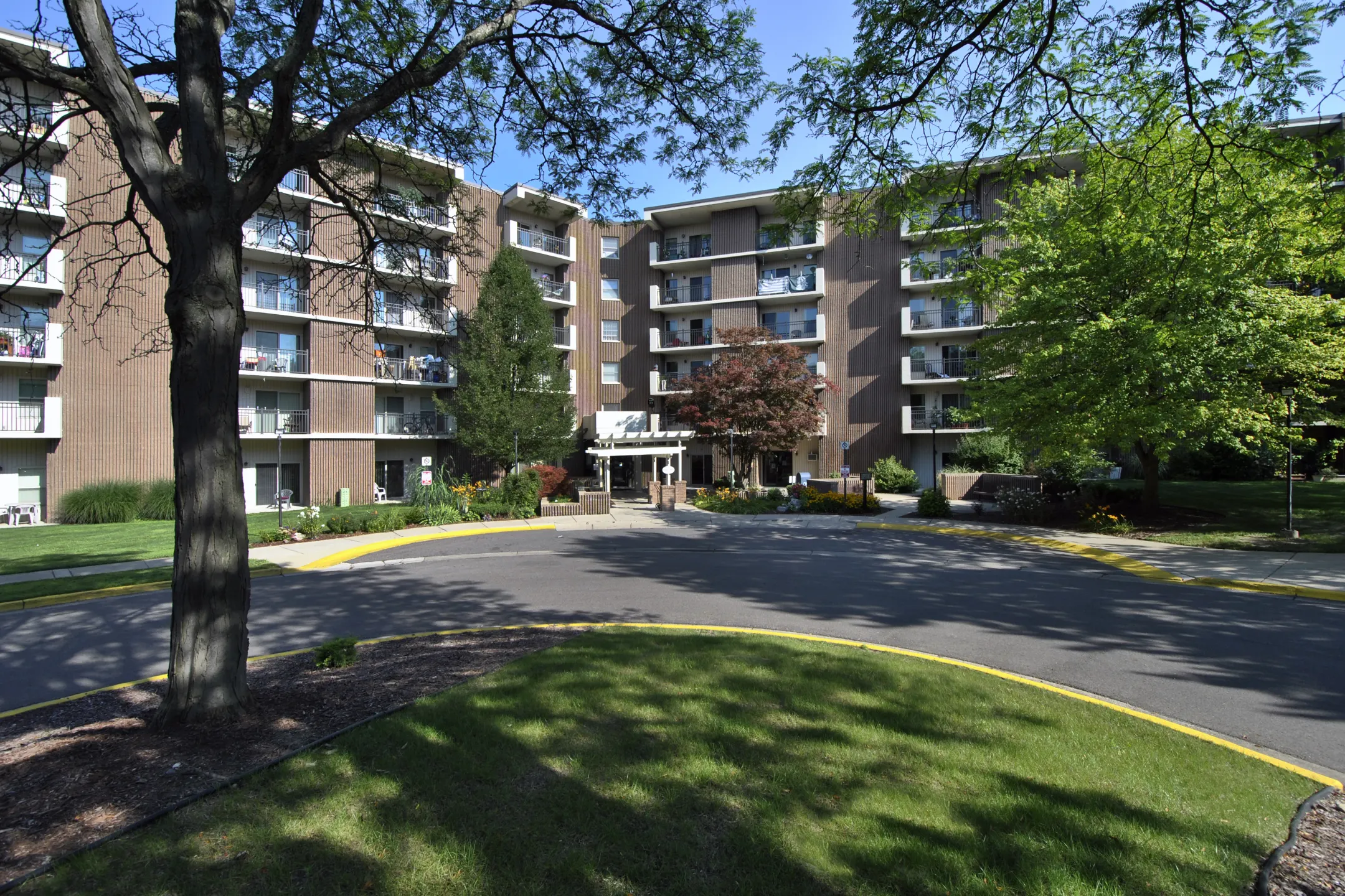 Friendship Manor Apartments Lansing, MI 48912