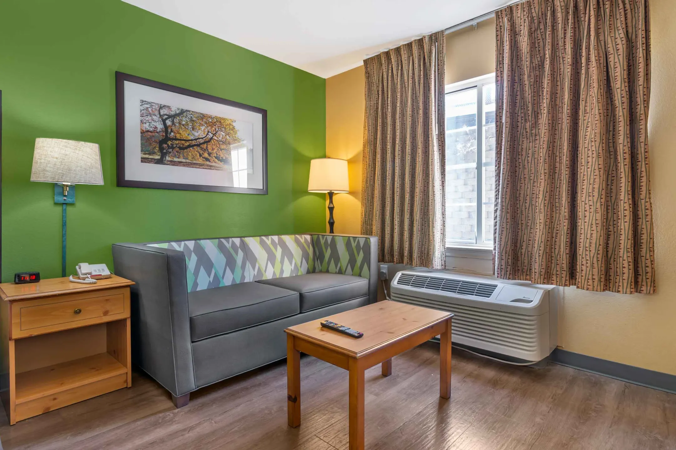 Furnished Studio Kansas City Shawnee Mission Apartments Merriam, KS 66202