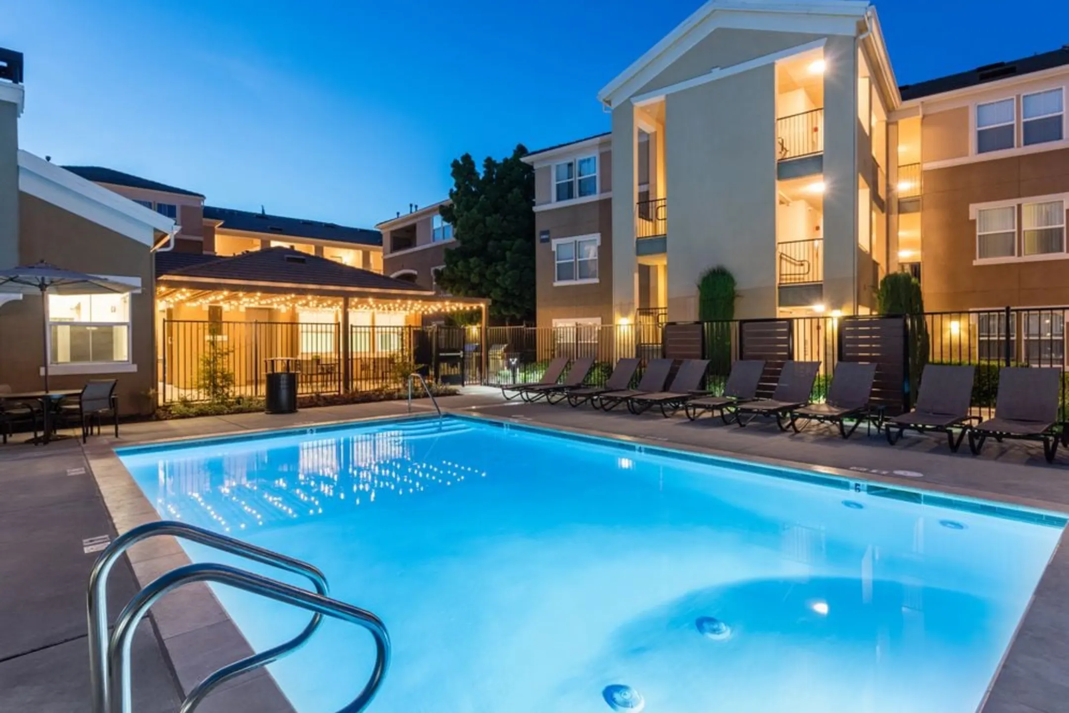 Avalon Walnut Ridge Apartments - Walnut Creek, CA 94597