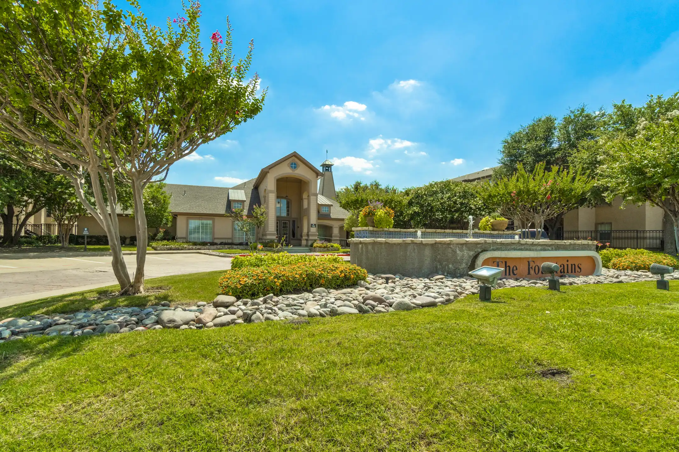 Fountains of Burleson Apartments Burleson, TX 76028