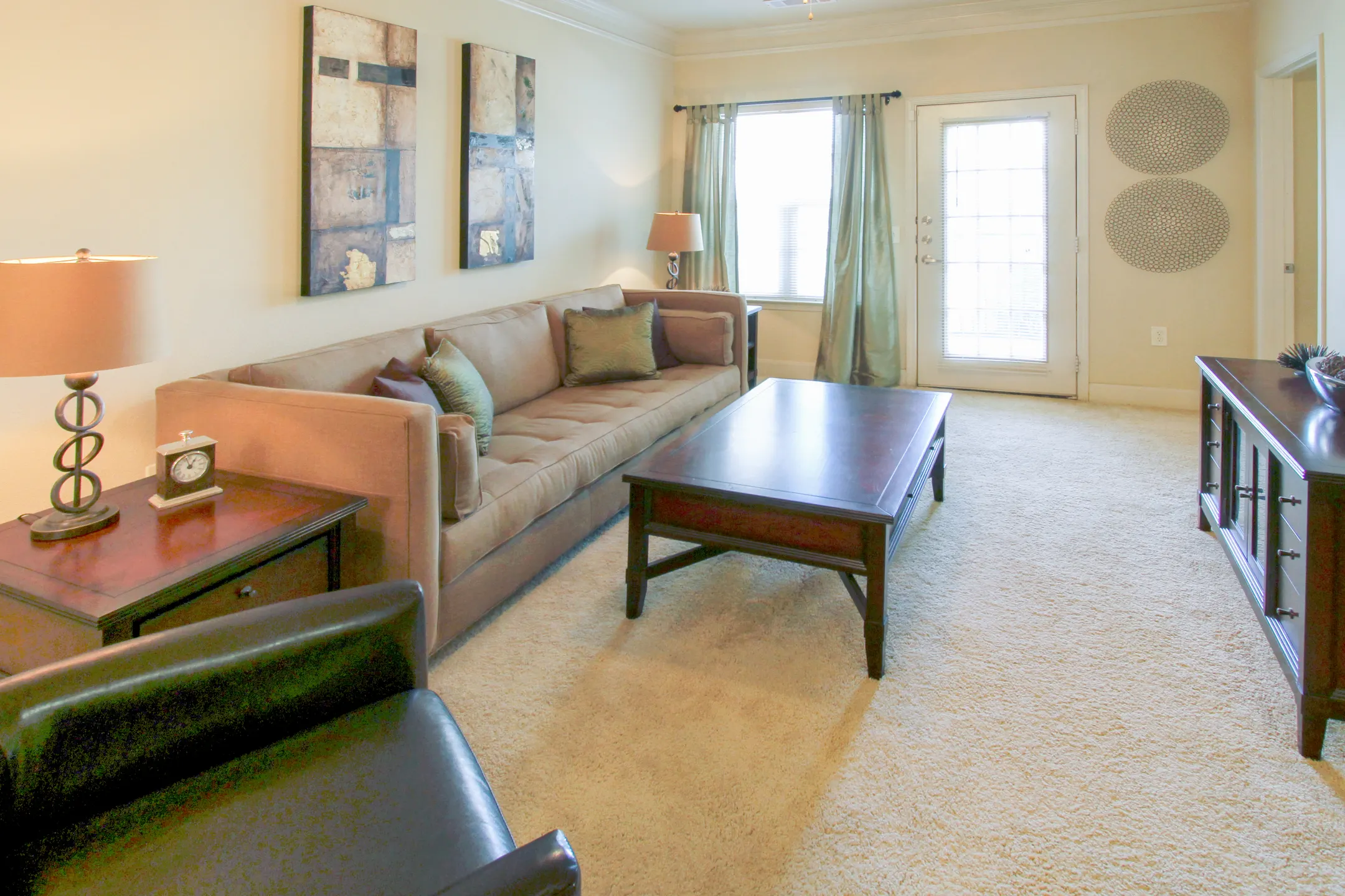 Living Room - Lafayette Gardens Luxury Apartments - Lafayette, LA