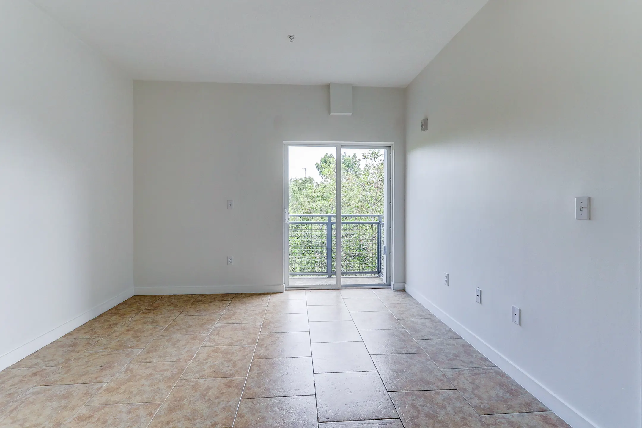 Las Vistas at Amelia Apartments Hialeah, FL 33014